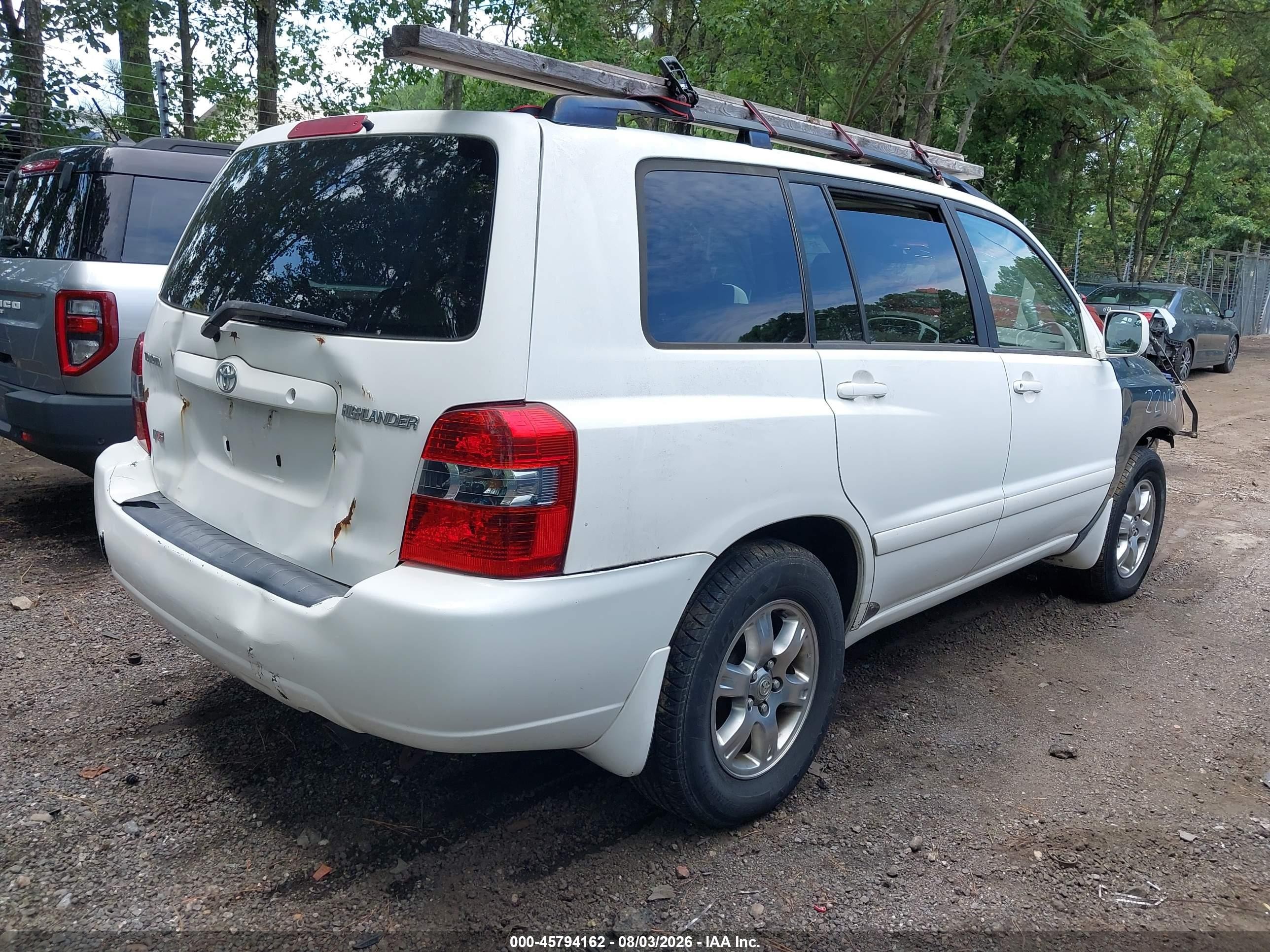 2005 Toyota Highlander V6 White vin: JTEDP21A550069835