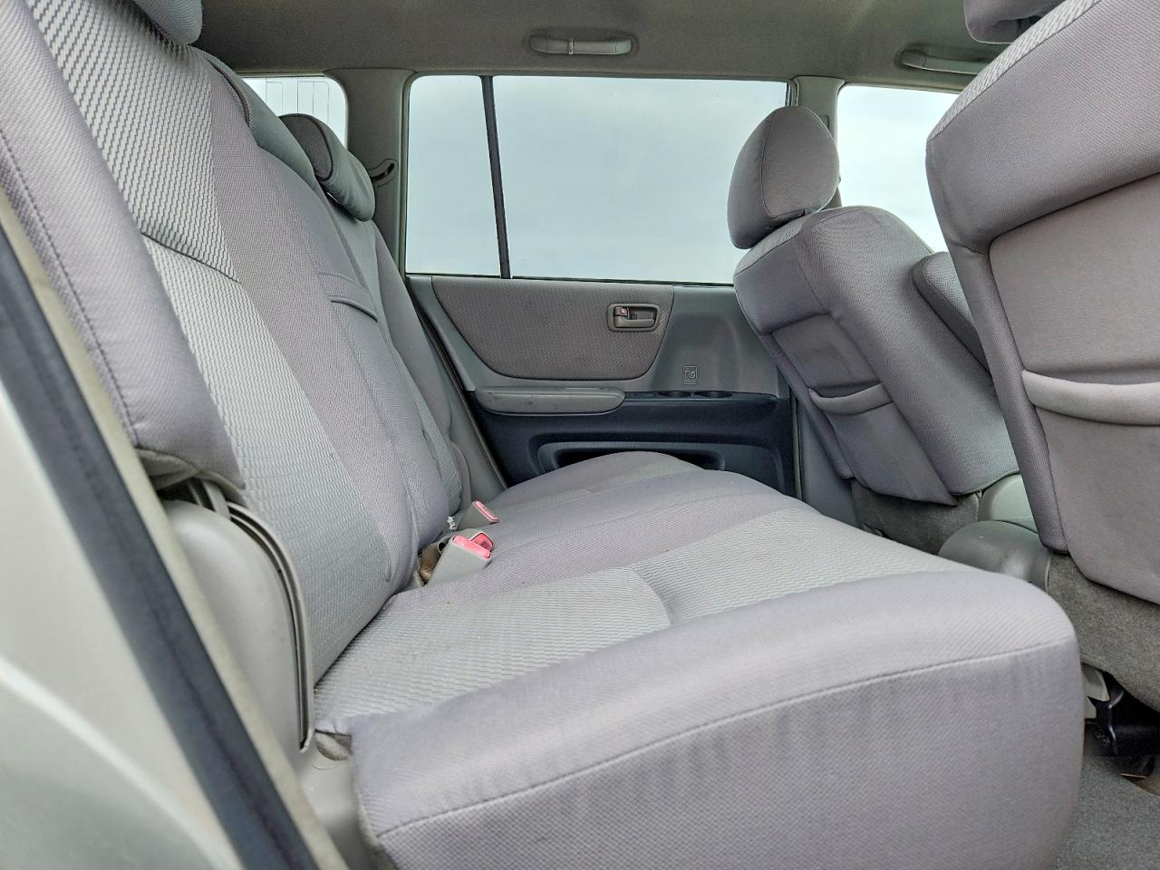 2006 Toyota Highlander Limited Silver vin: JTEDP21A560105136