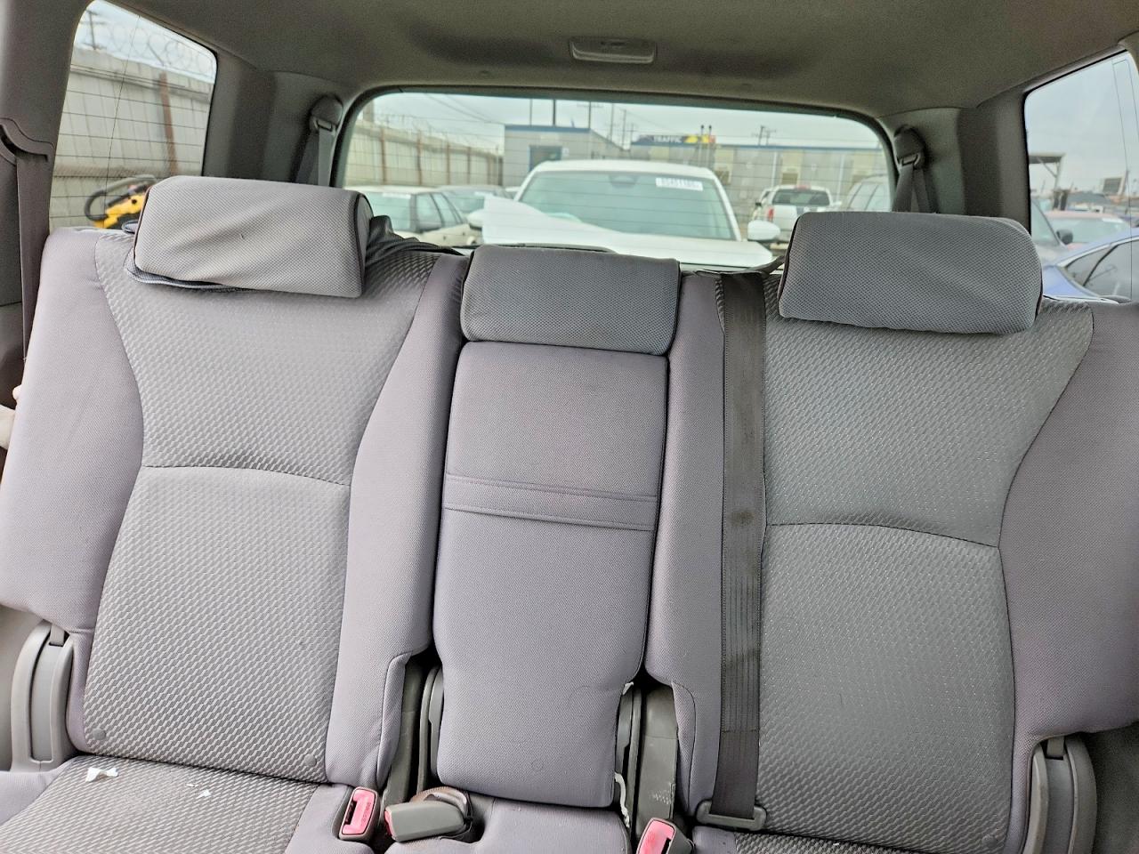 2006 Toyota Highlander Limited Silver vin: JTEDP21A560105136