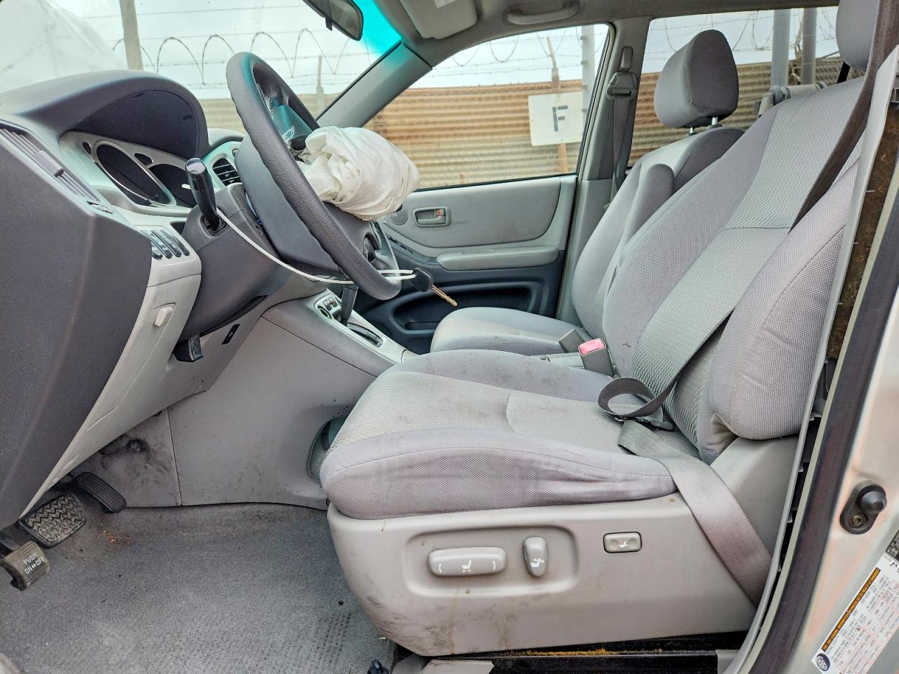 2006 Toyota Highlander Limited Silver vin: JTEDP21A560105136