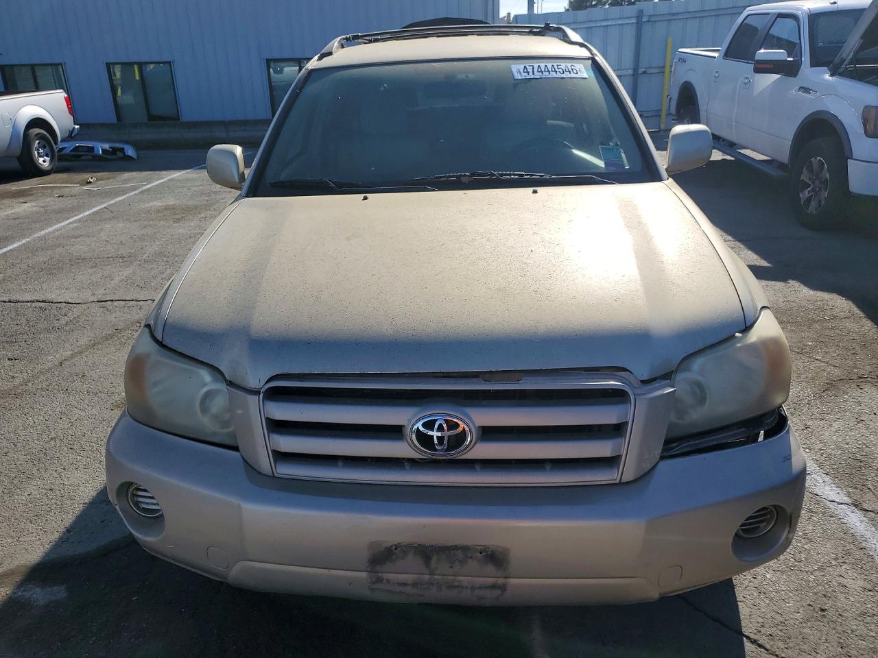 2004 Toyota Highlander Base Gold vin: JTEDP21A640039421