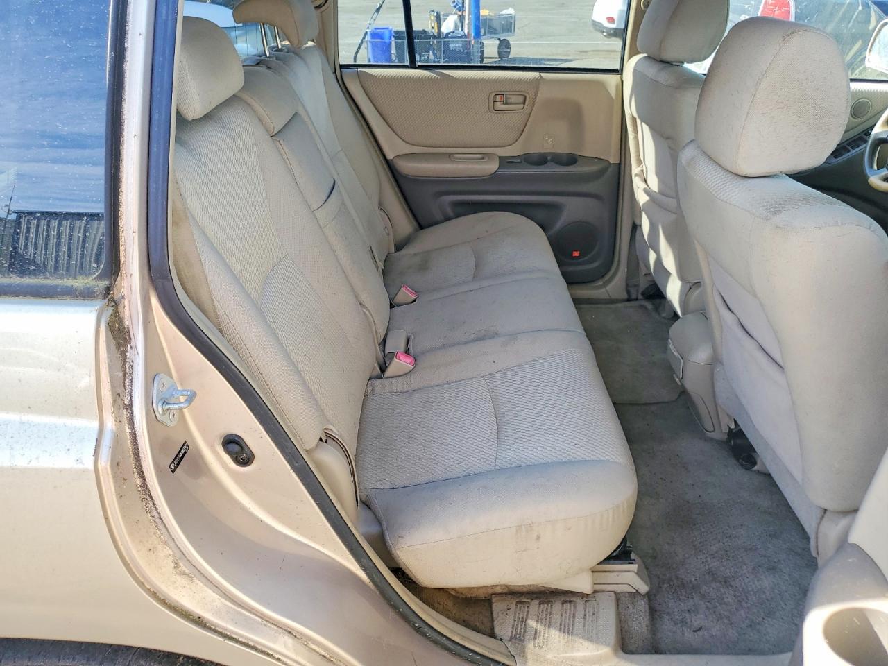 2004 Toyota Highlander Base Gold vin: JTEDP21A640039421