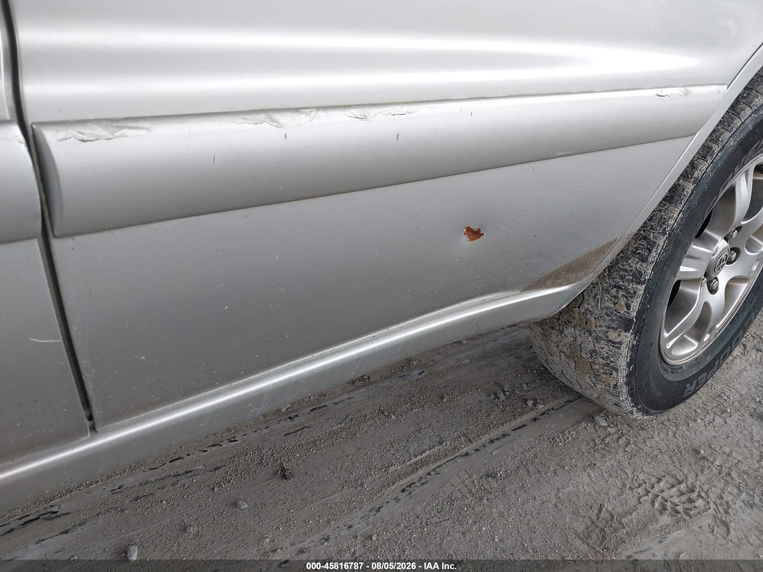 2005 Toyota Highlander V6 Silver vin: JTEDP21A650049013