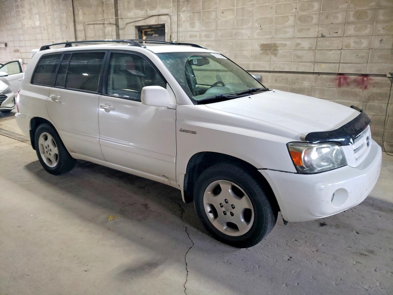 2005 Toyota Highlander Limited White vin: JTEDP21A650053045