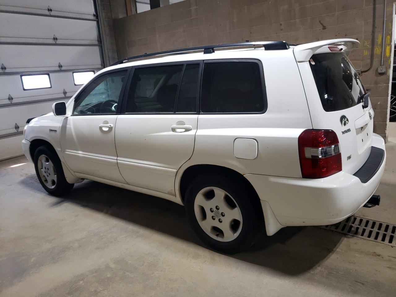 2005 Toyota Highlander Limited White vin: JTEDP21A650053045