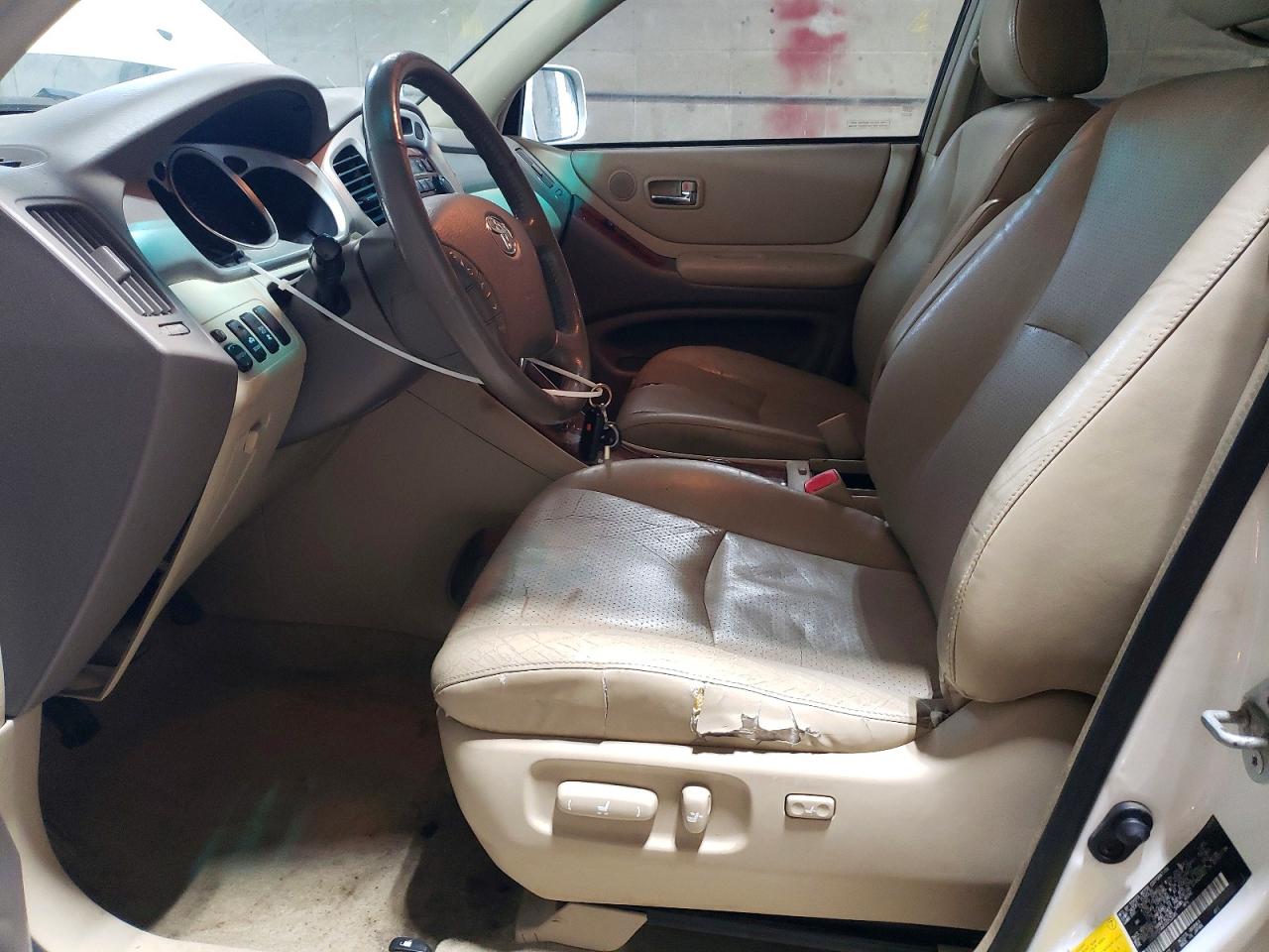 2005 Toyota Highlander Limited White vin: JTEDP21A650053045