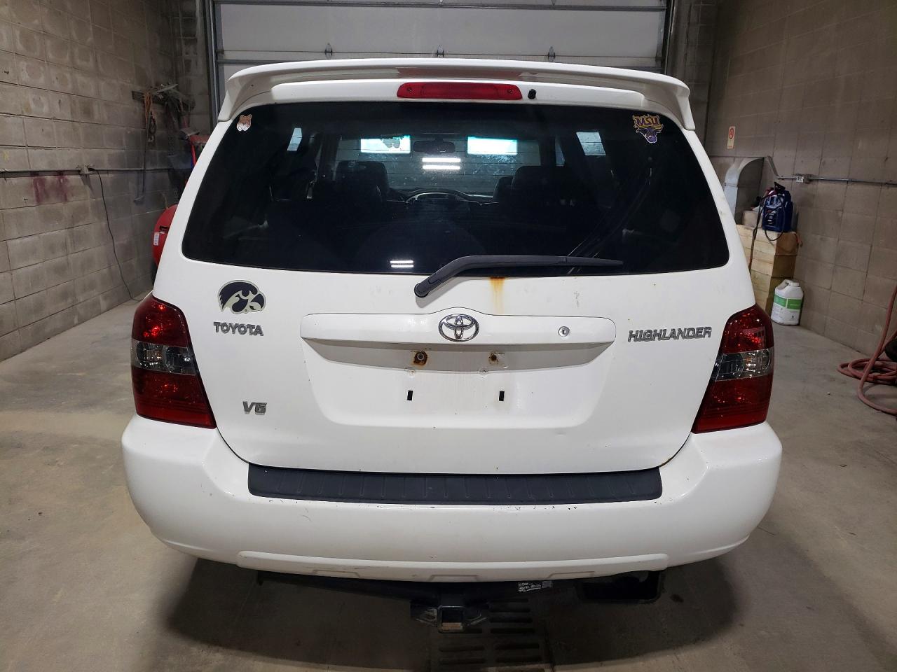 2005 Toyota Highlander Limited White vin: JTEDP21A650053045