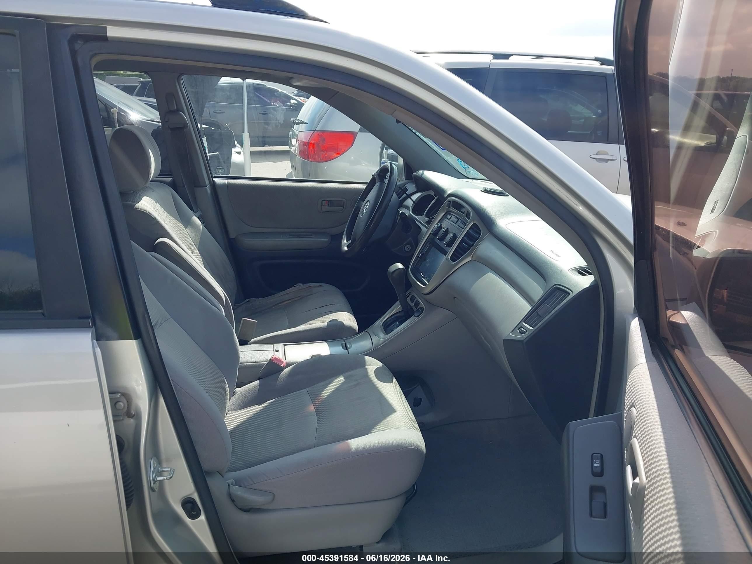 2005 Toyota Highlander V6 Silver vin: JTEDP21A650064241