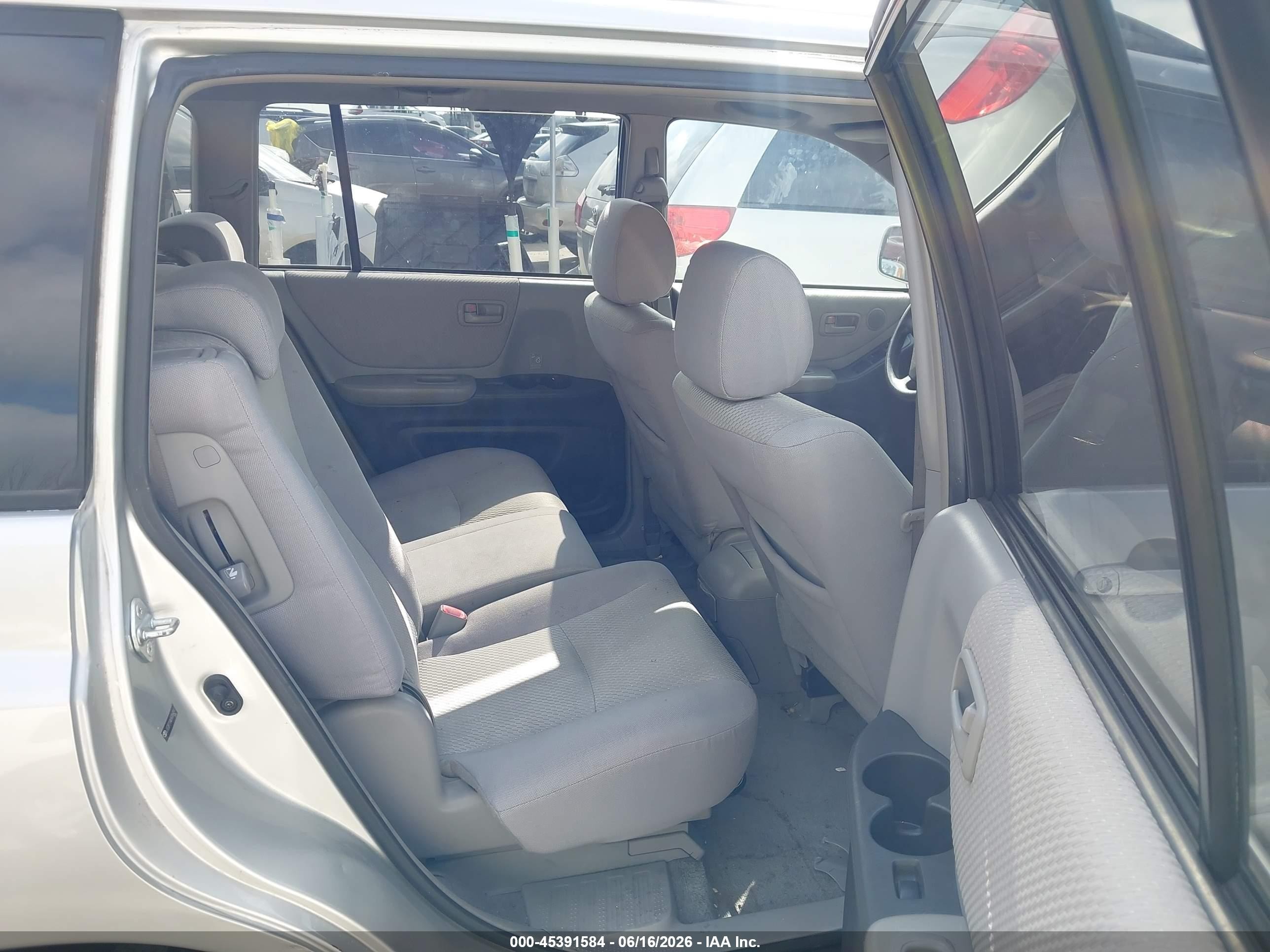 2005 Toyota Highlander V6 Silver vin: JTEDP21A650064241