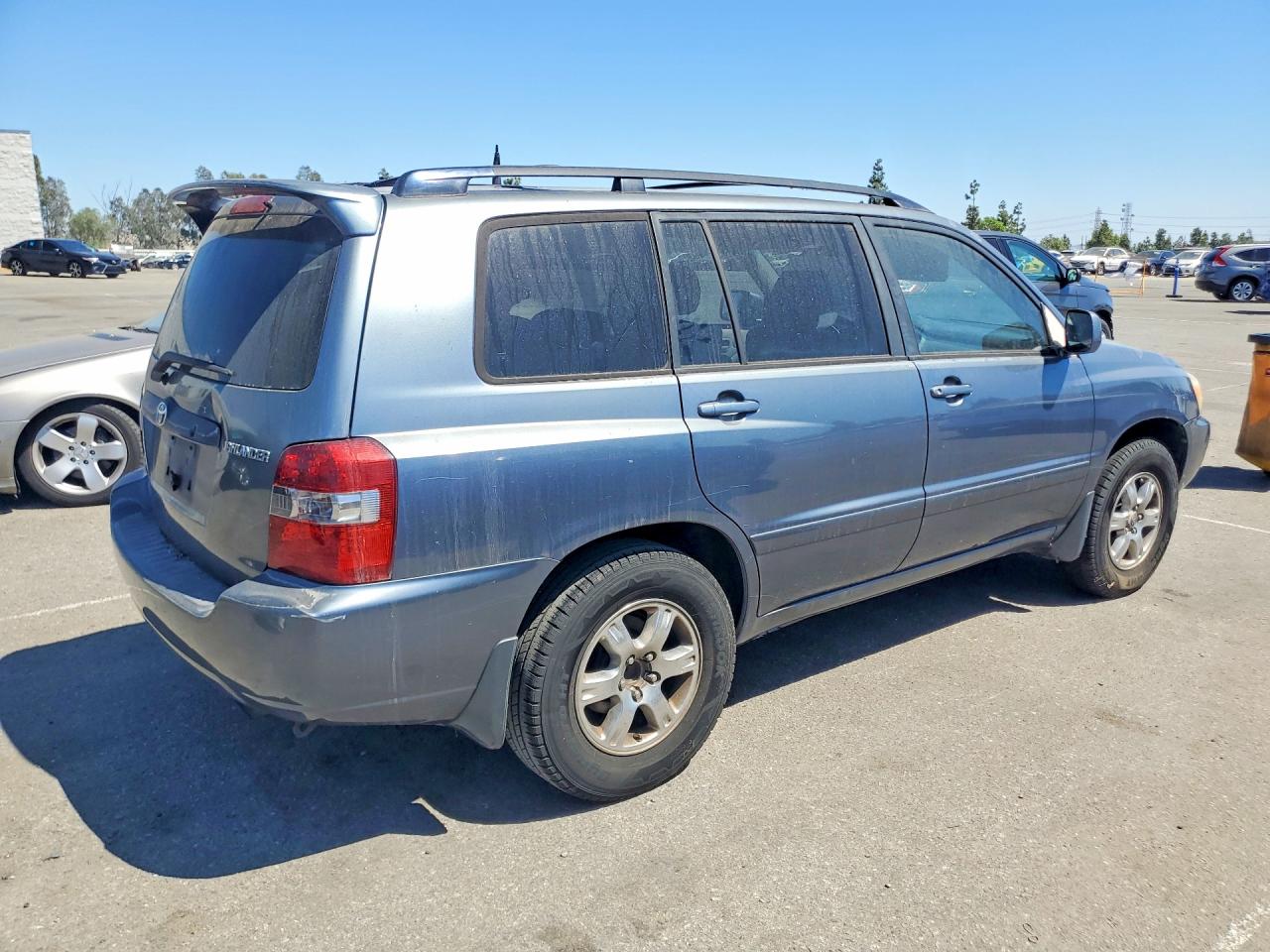 2005 Toyota Highlander Base Blue vin: JTEDP21A650077491