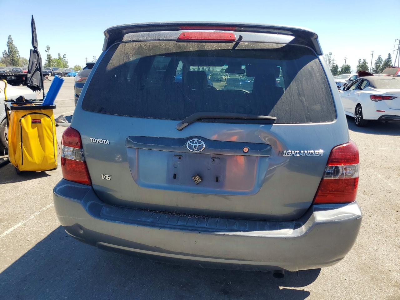 2005 Toyota Highlander Base Blue vin: JTEDP21A650077491