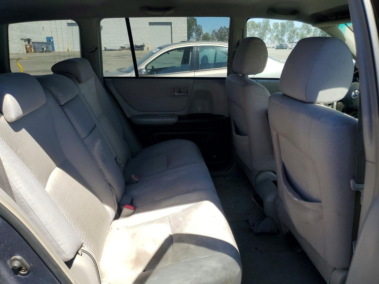 2005 Toyota Highlander Base Blue vin: JTEDP21A650077491