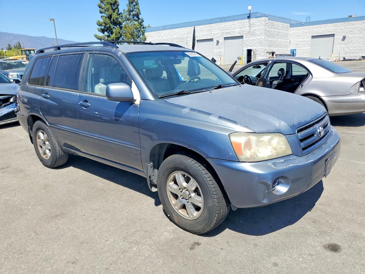 2005 Toyota Highlander Base Blue vin: JTEDP21A650077491