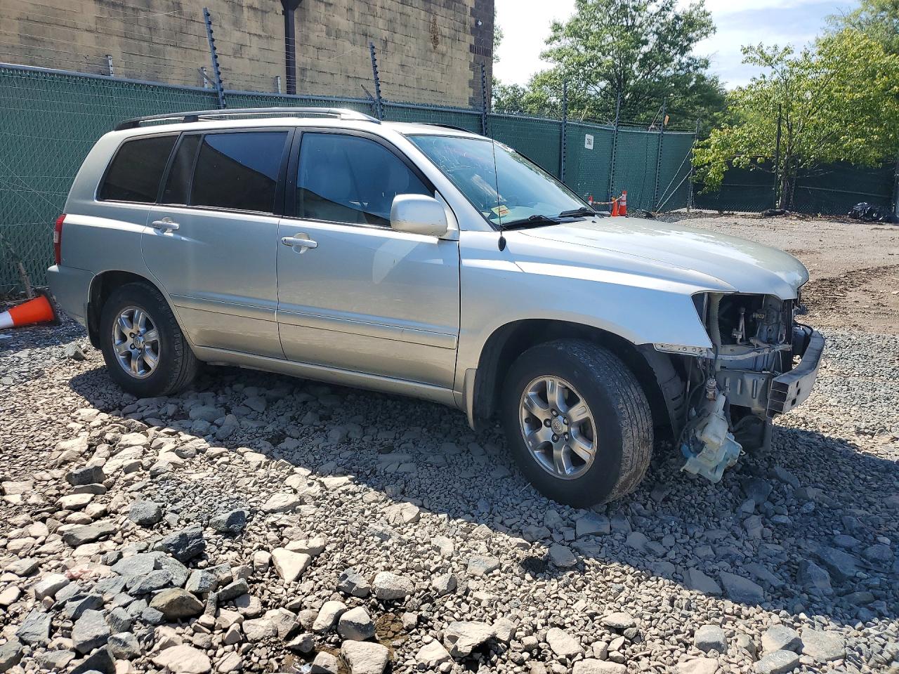 2004 Toyota Highlander Base Silver vin: JTEDP21A740012065