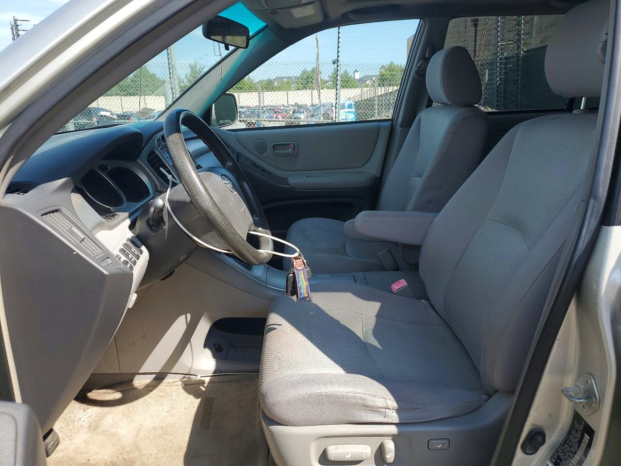 2004 Toyota Highlander Base Silver vin: JTEDP21A740012065