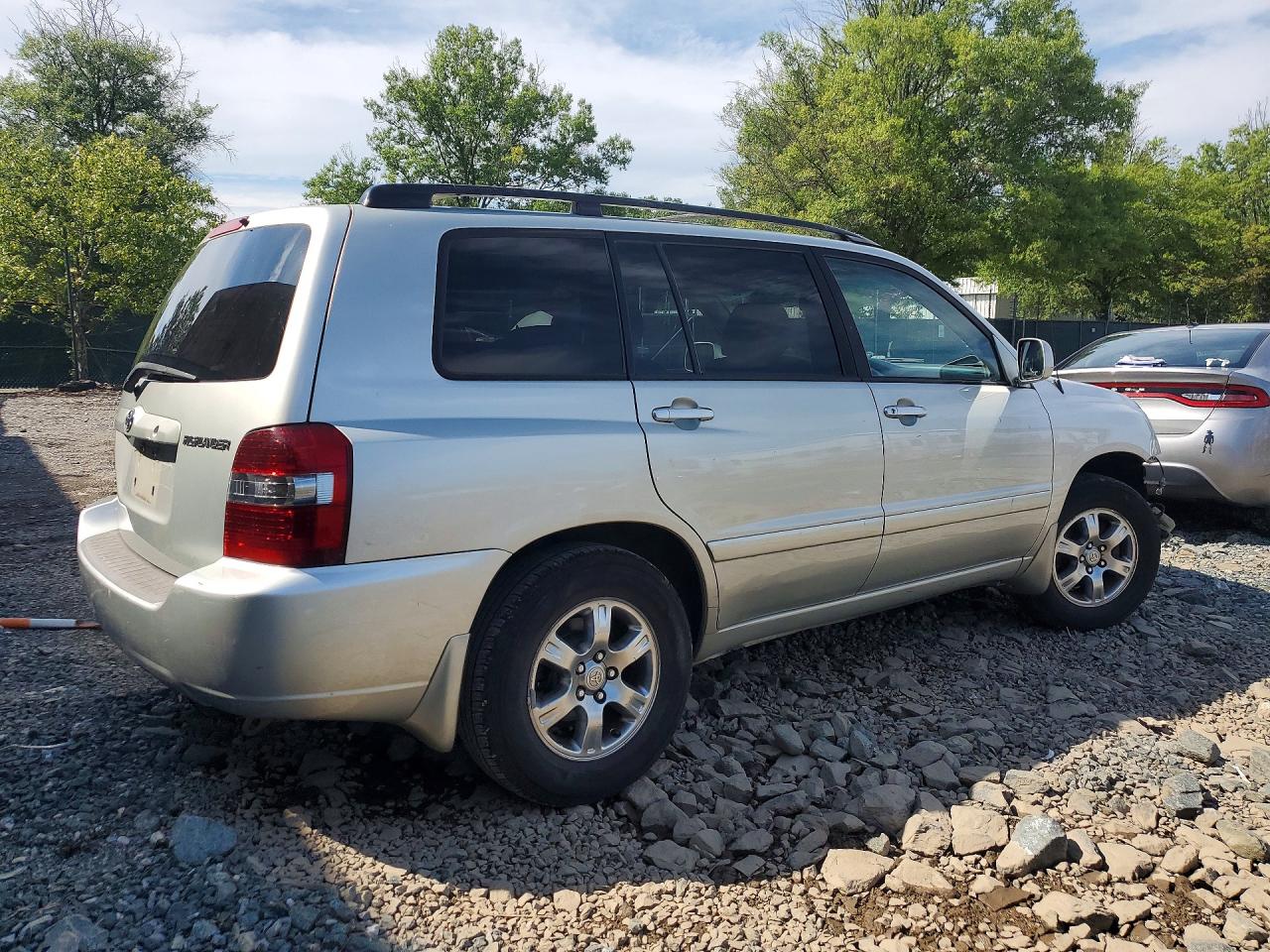 2004 Toyota Highlander Base Silver vin: JTEDP21A740012065