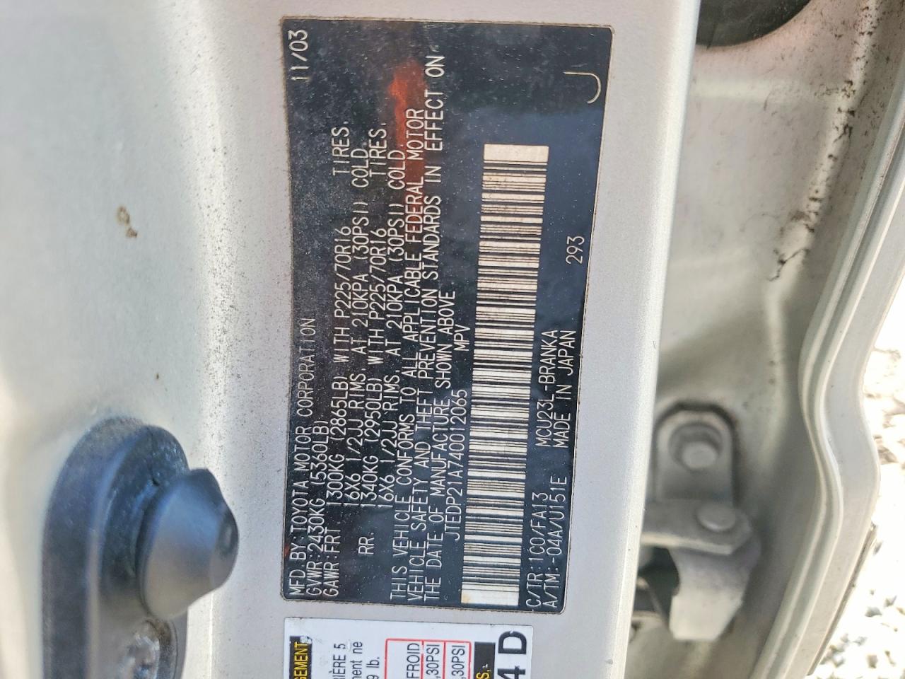 2004 Toyota Highlander Base Silver vin: JTEDP21A740012065