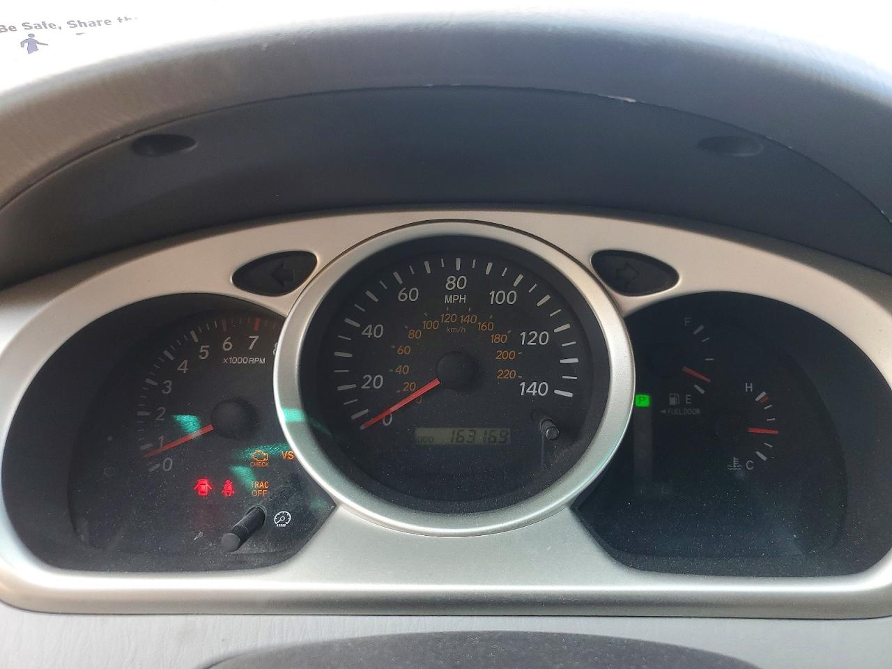 2004 Toyota Highlander Base Silver vin: JTEDP21A740012065