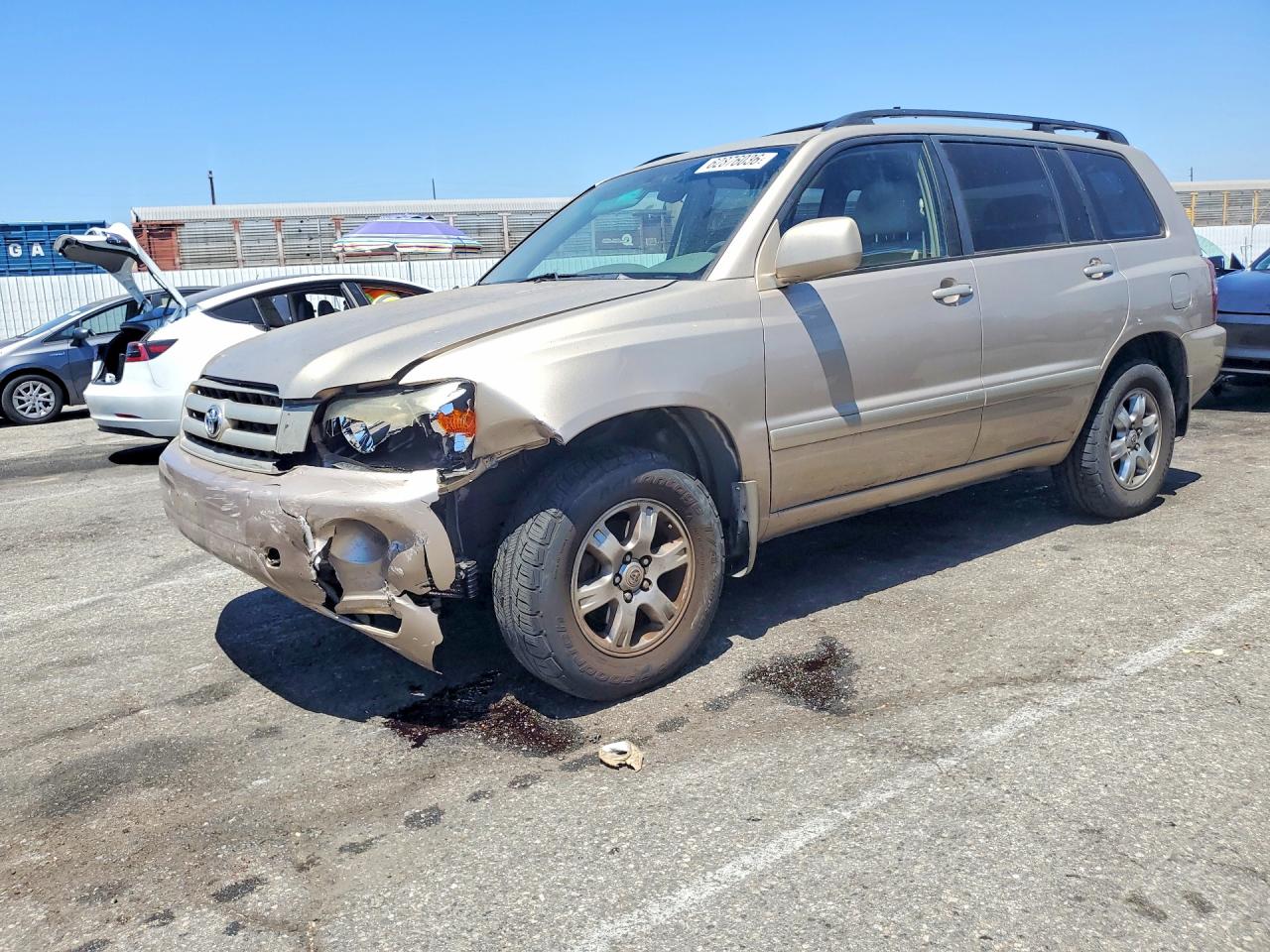 2004 Toyota Highlander Base Tan vin: JTEDP21A740016469