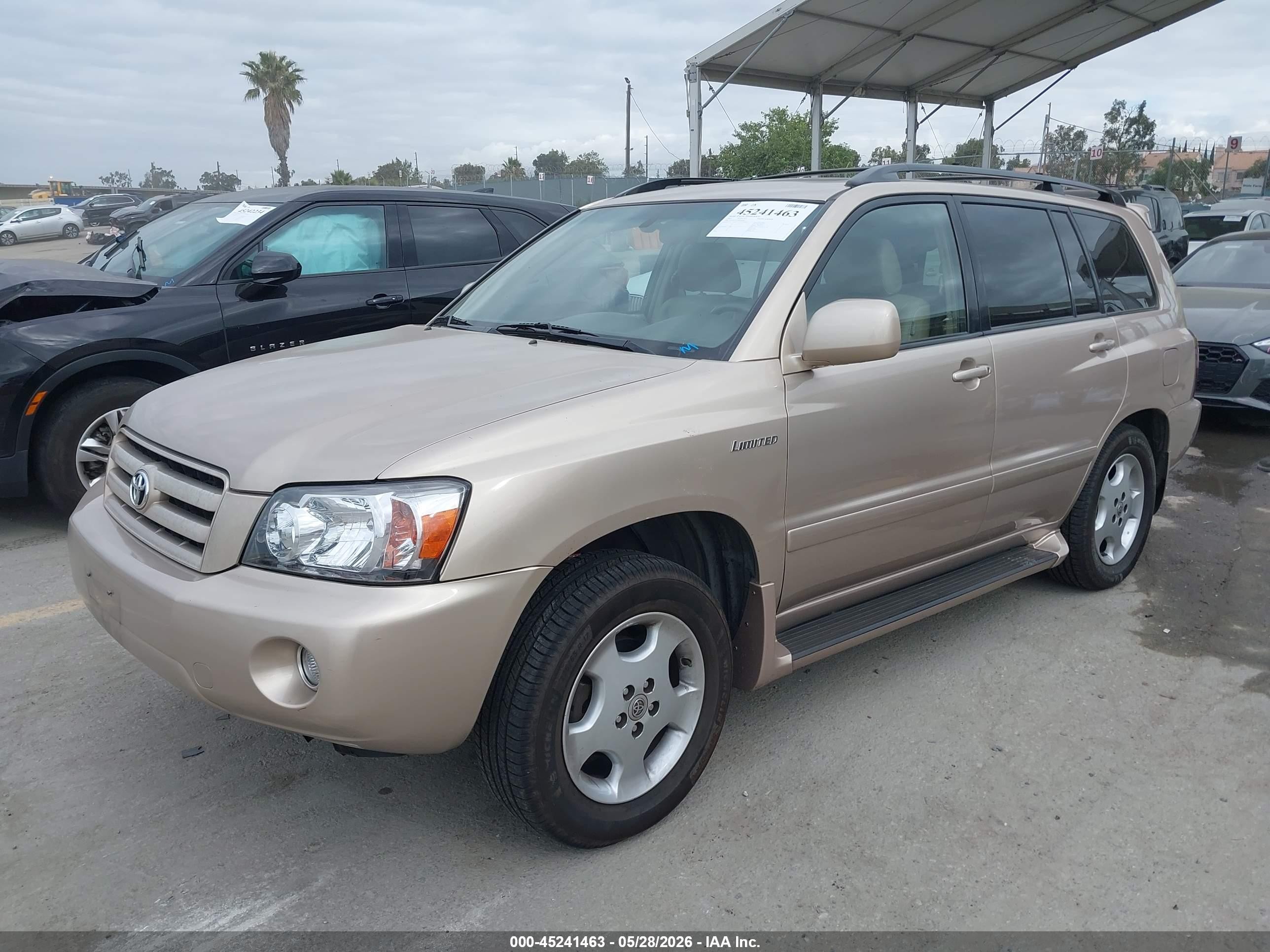 2004 Toyota Highlander Limited V6 Beige vin: JTEDP21A740034938