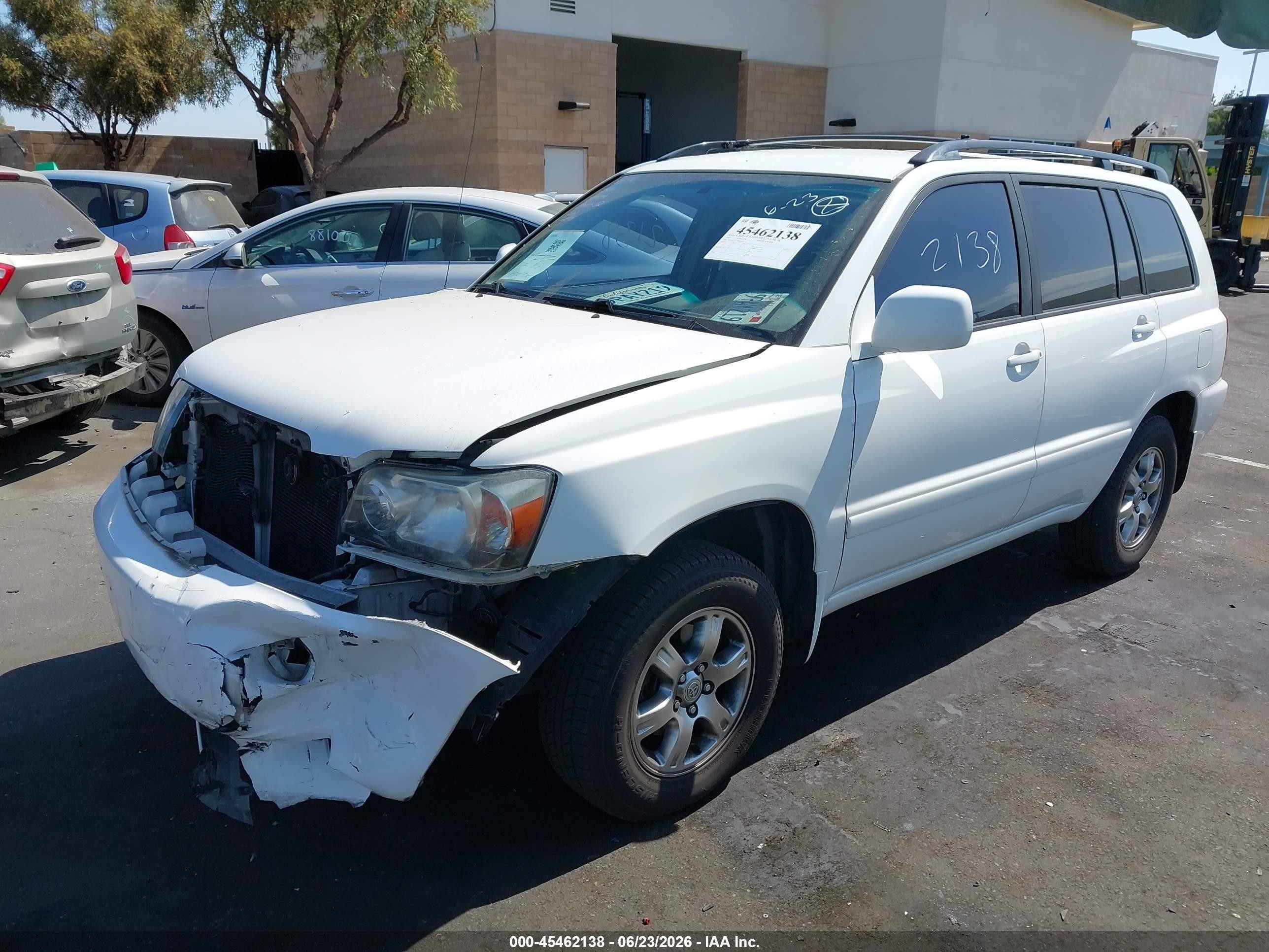 2005 Toyota Highlander V6 White vin: JTEDP21A750048615