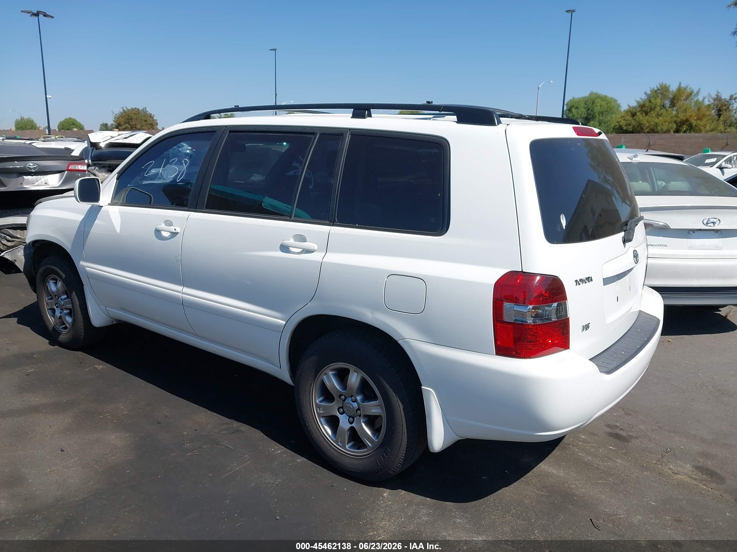 2005 Toyota Highlander V6 White vin: JTEDP21A750048615