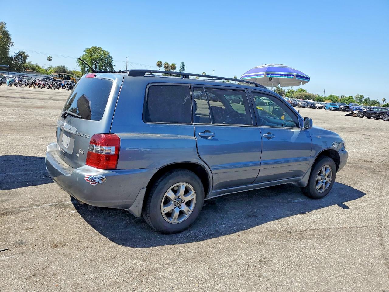 2005 Toyota Highlander Base Blue vin: JTEDP21A750049229