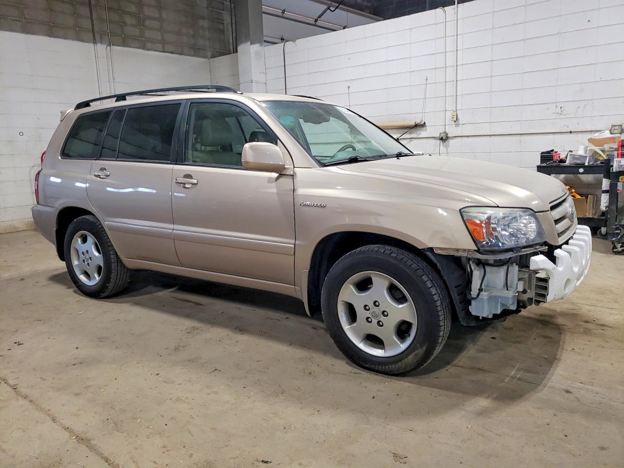 2005 Toyota Highlander Limited Tan vin: JTEDP21A750083073