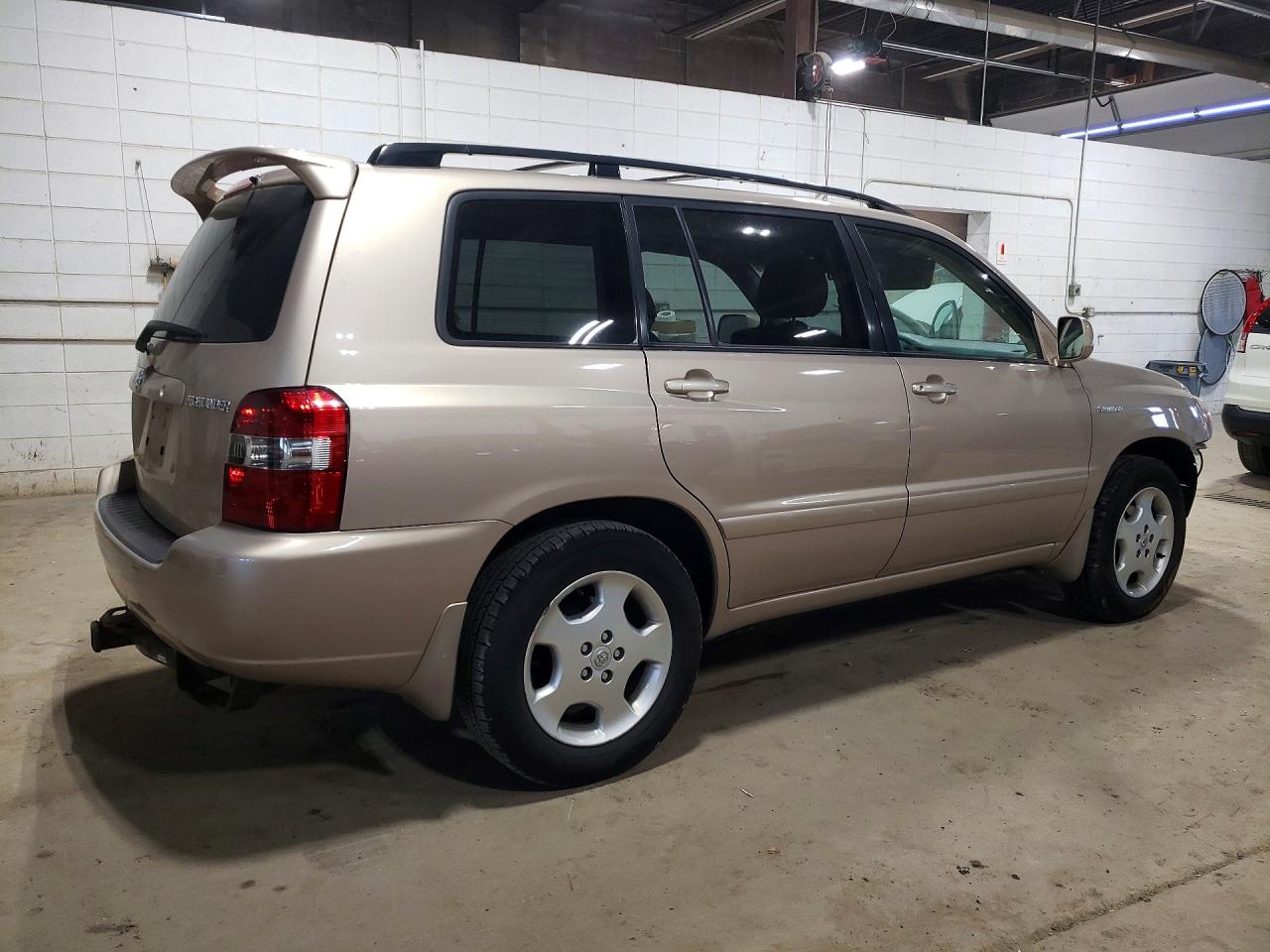 2005 Toyota Highlander Limited Tan vin: JTEDP21A750083073