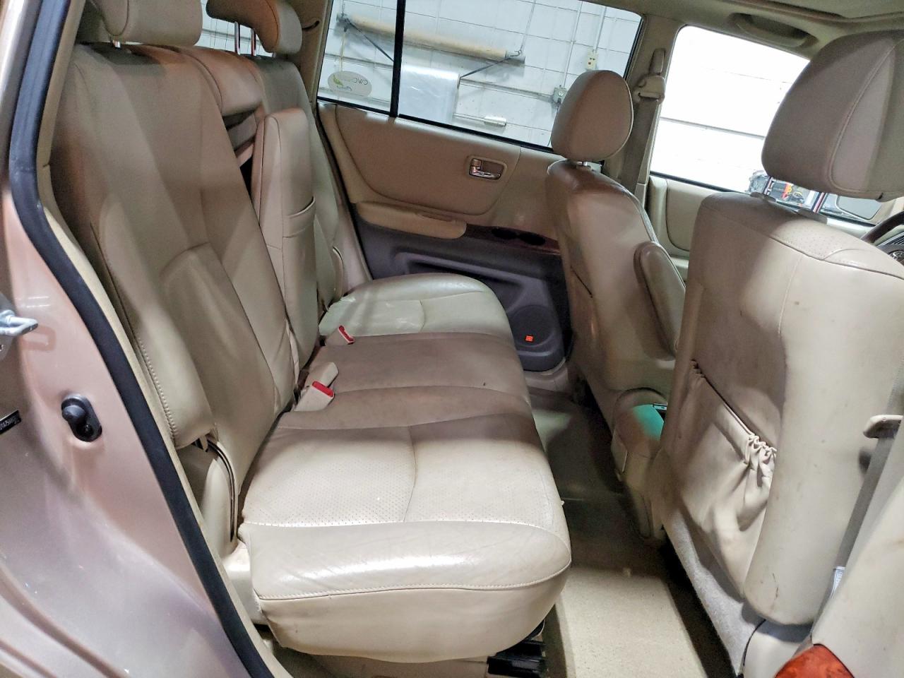2005 Toyota Highlander Limited Tan vin: JTEDP21A750083073