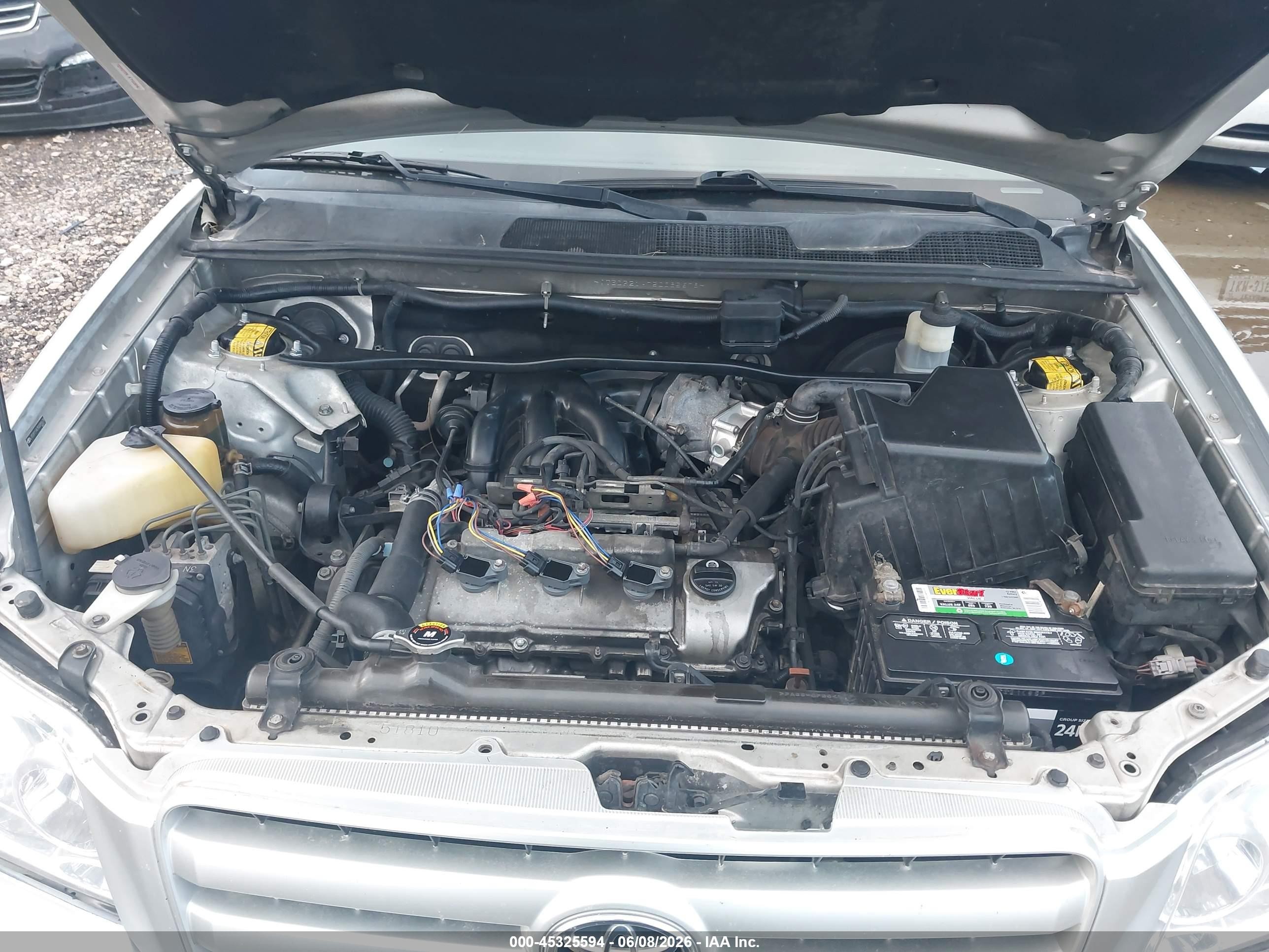 2005 Toyota Highlander V6 Silver vin: JTEDP21A750085678
