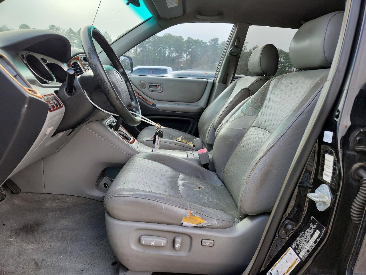 2004 Toyota Highlander Base Черный vin: JTEDP21A840008669