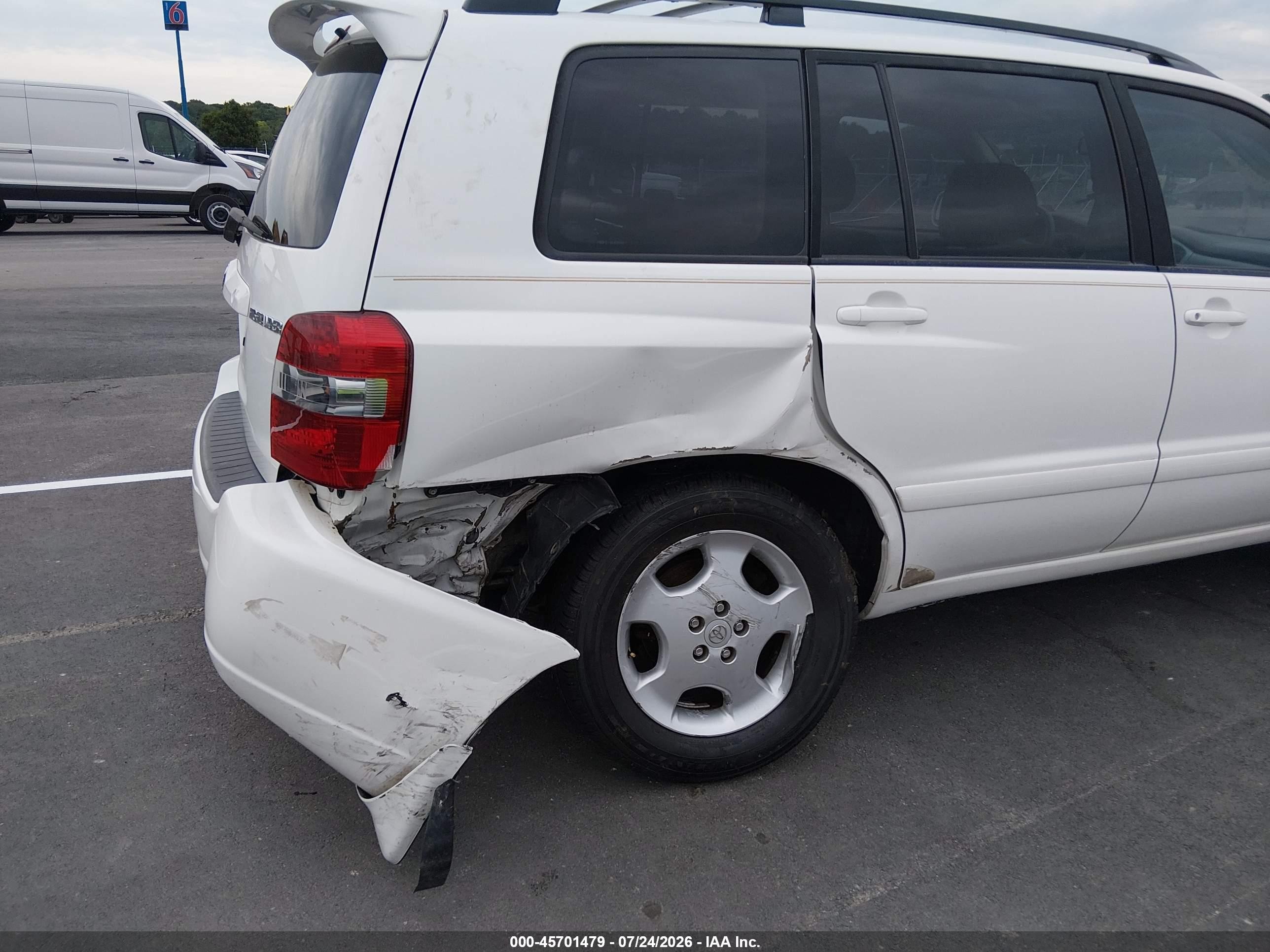 2004 Toyota Highlander Limited V6 White vin: JTEDP21A840015962