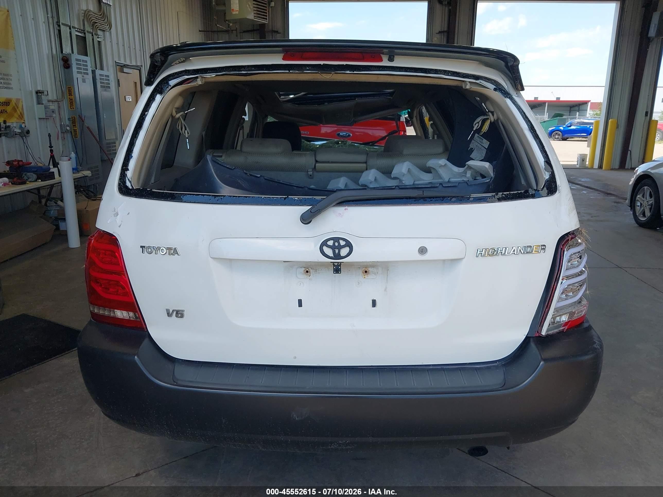 2004 Toyota Highlander V6 White vin: JTEDP21A840027349