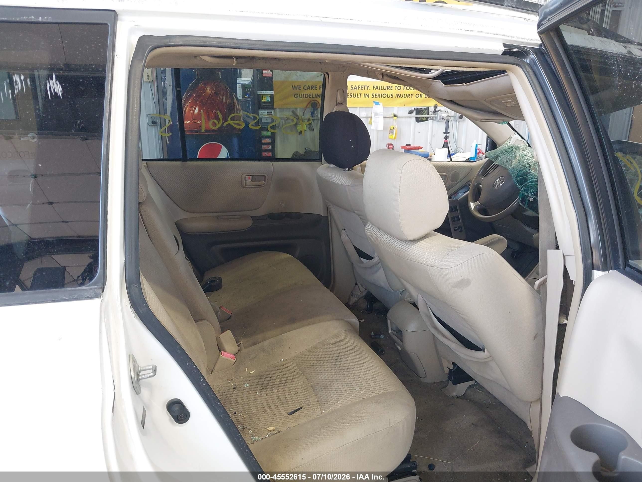 2004 Toyota Highlander V6 White vin: JTEDP21A840027349