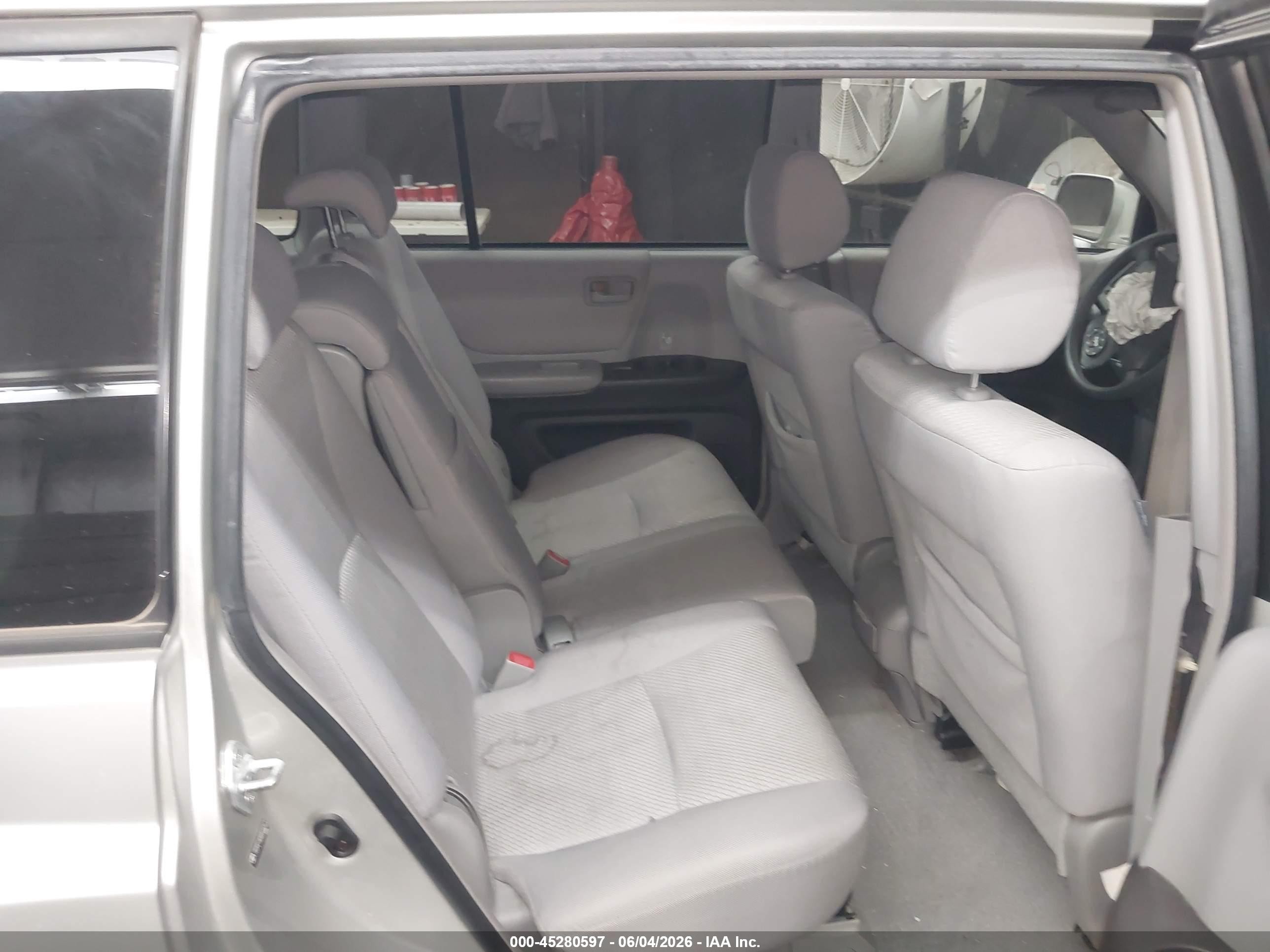 2004 Toyota Highlander V6 Gray vin: JTEDP21A840033247