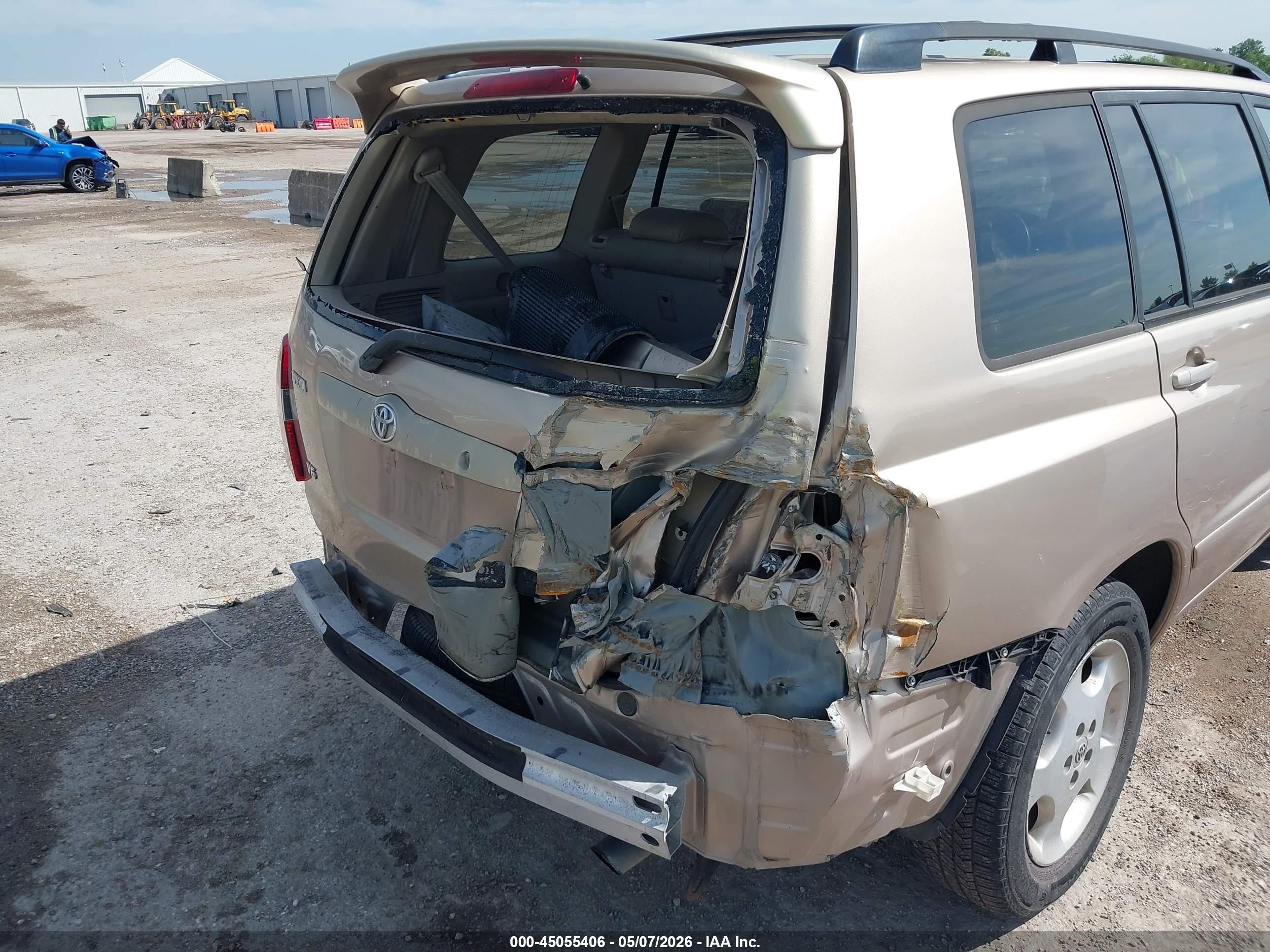 2004 Toyota Highlander Limited V6 Gold vin: JTEDP21A840035967