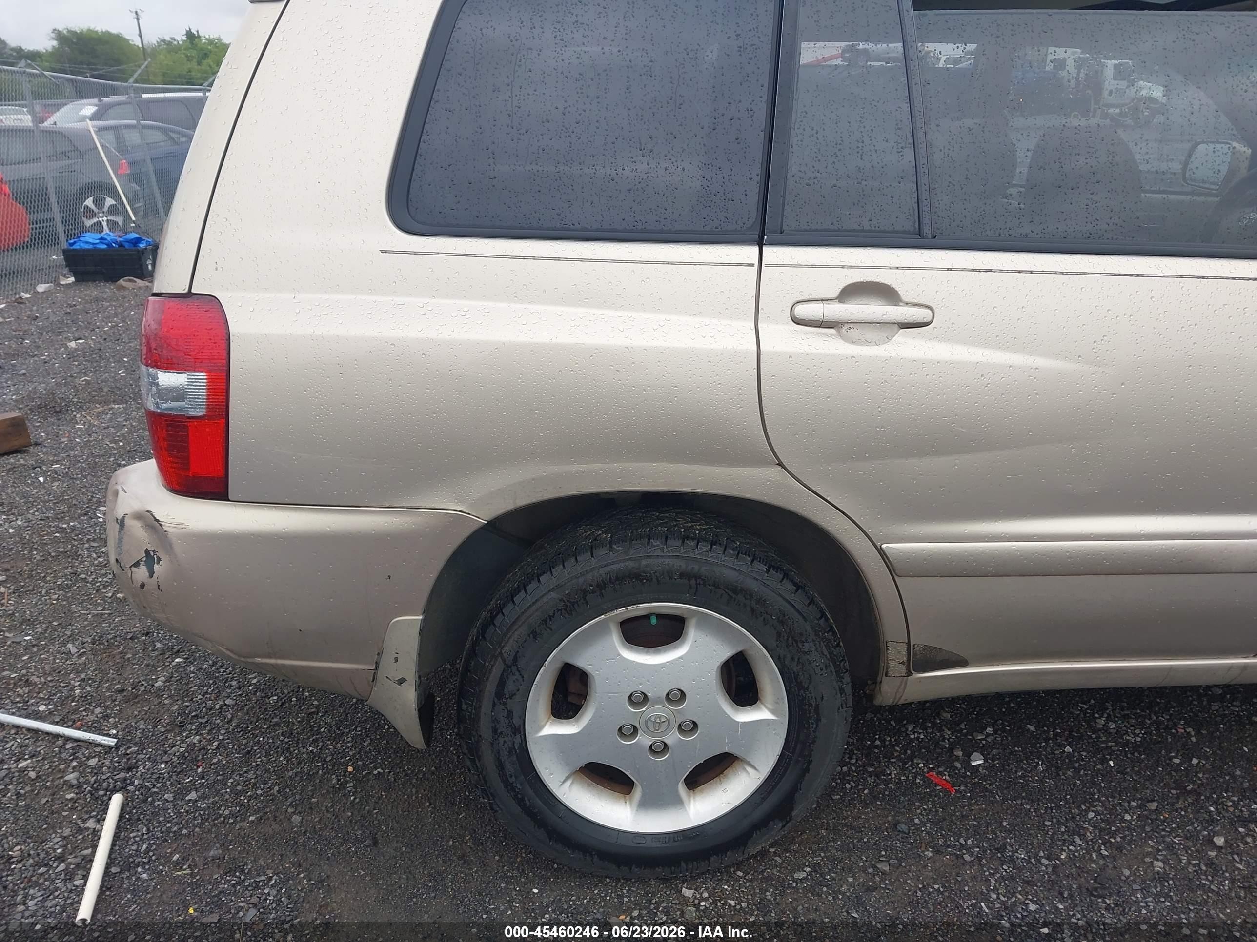2005 Toyota Highlander Limited V6 Золотой vin: JTEDP21A850050342