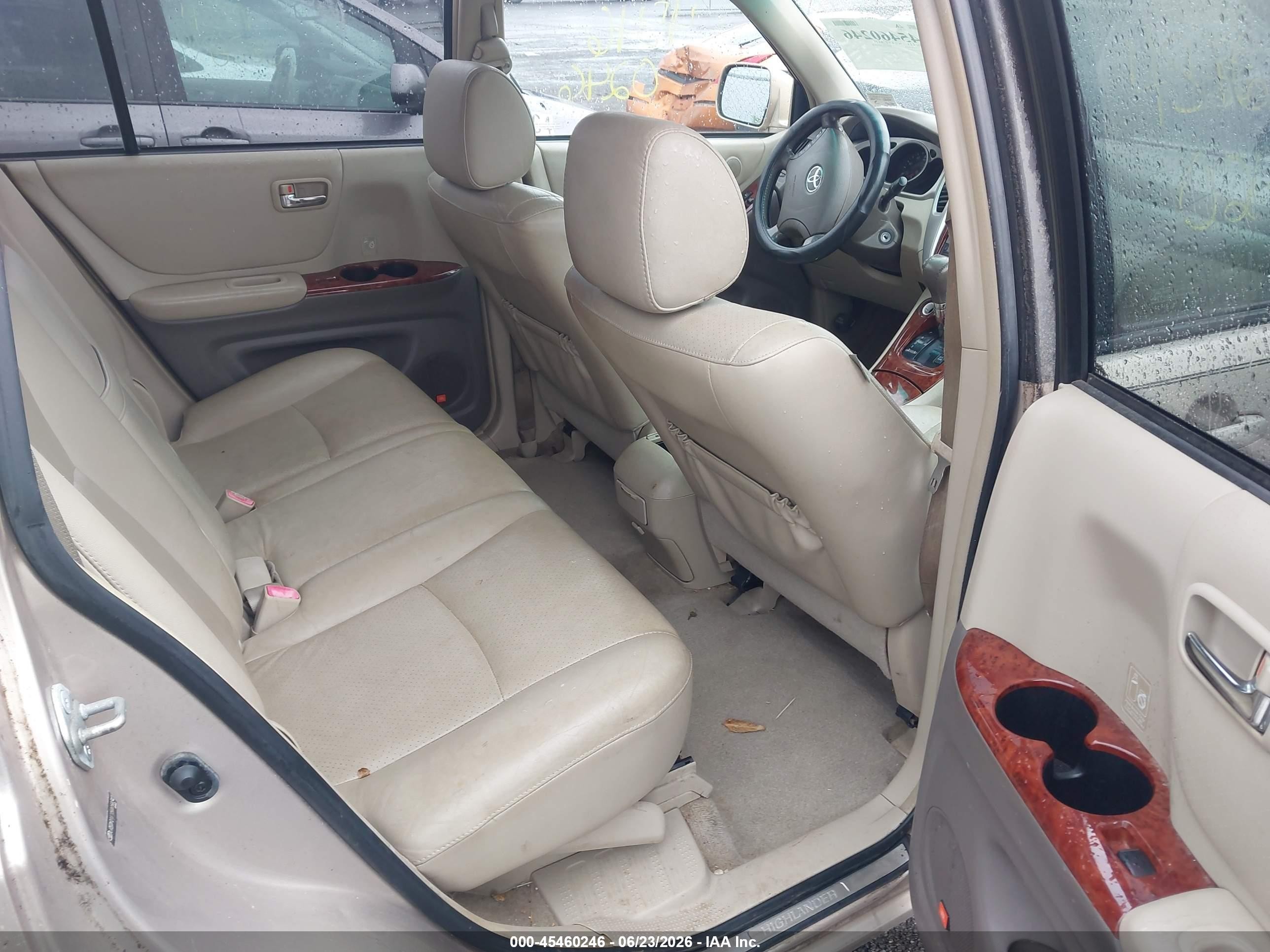 2005 Toyota Highlander Limited V6 Золотой vin: JTEDP21A850050342
