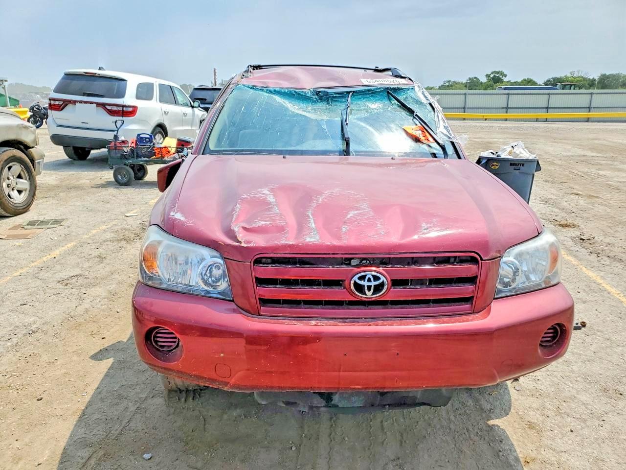 2005 Toyota Highlander Base Maroon vin: JTEDP21A850069957