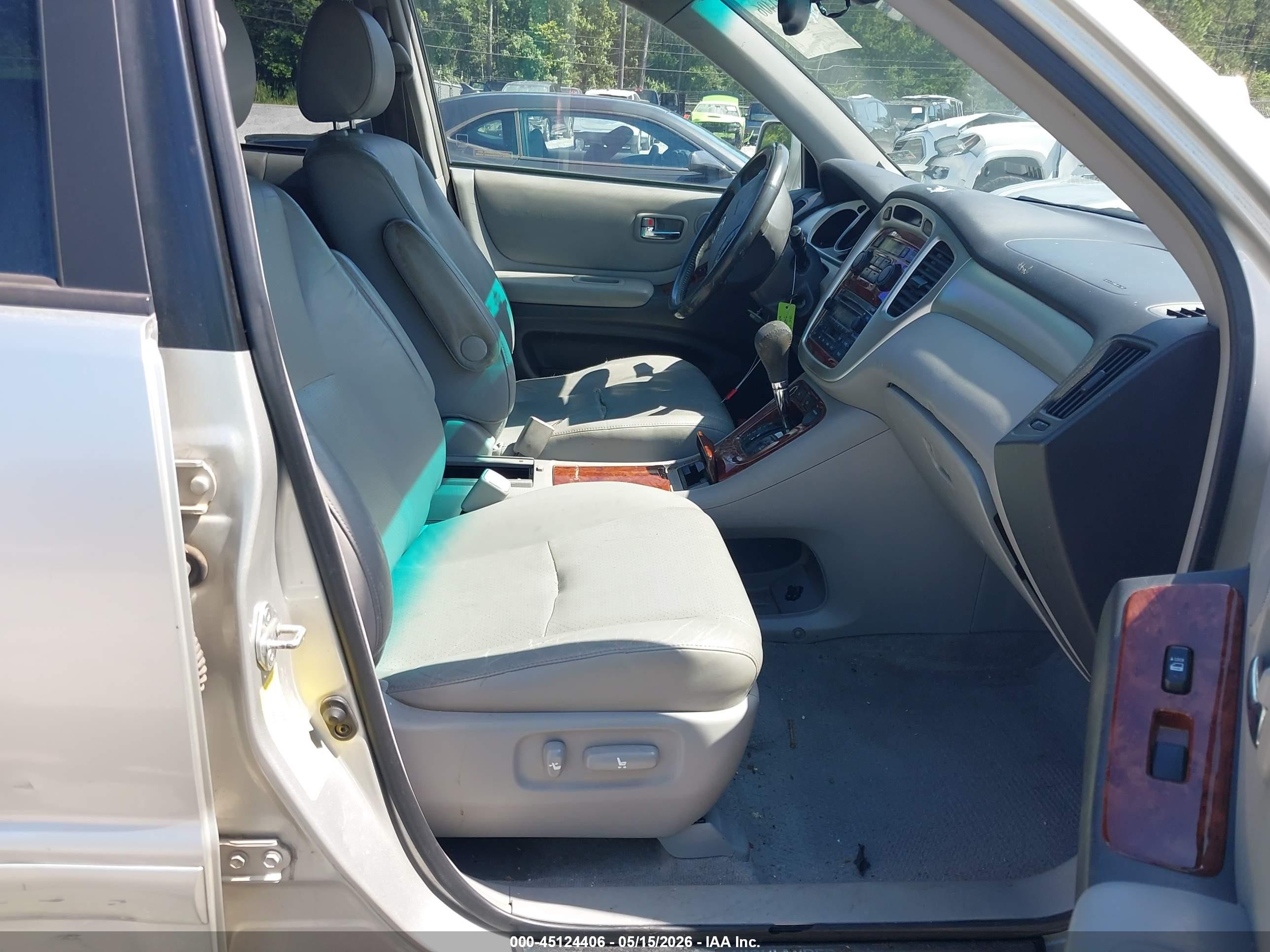 2005 Toyota Highlander Limited V6 Silver vin: JTEDP21A850076536