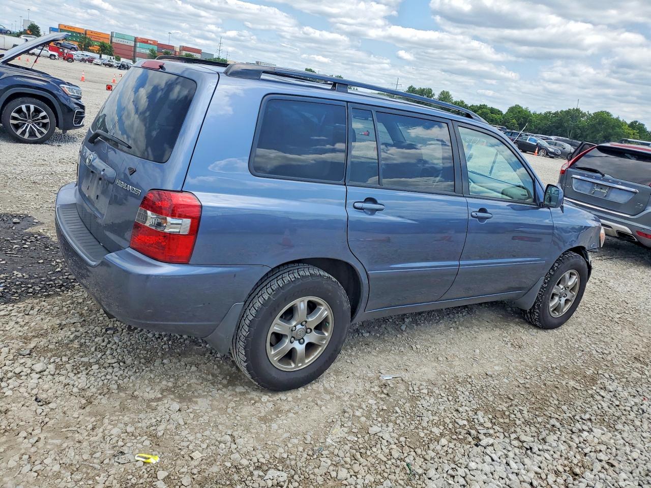 2005 Toyota Highlander Base Blue vin: JTEDP21A850083650