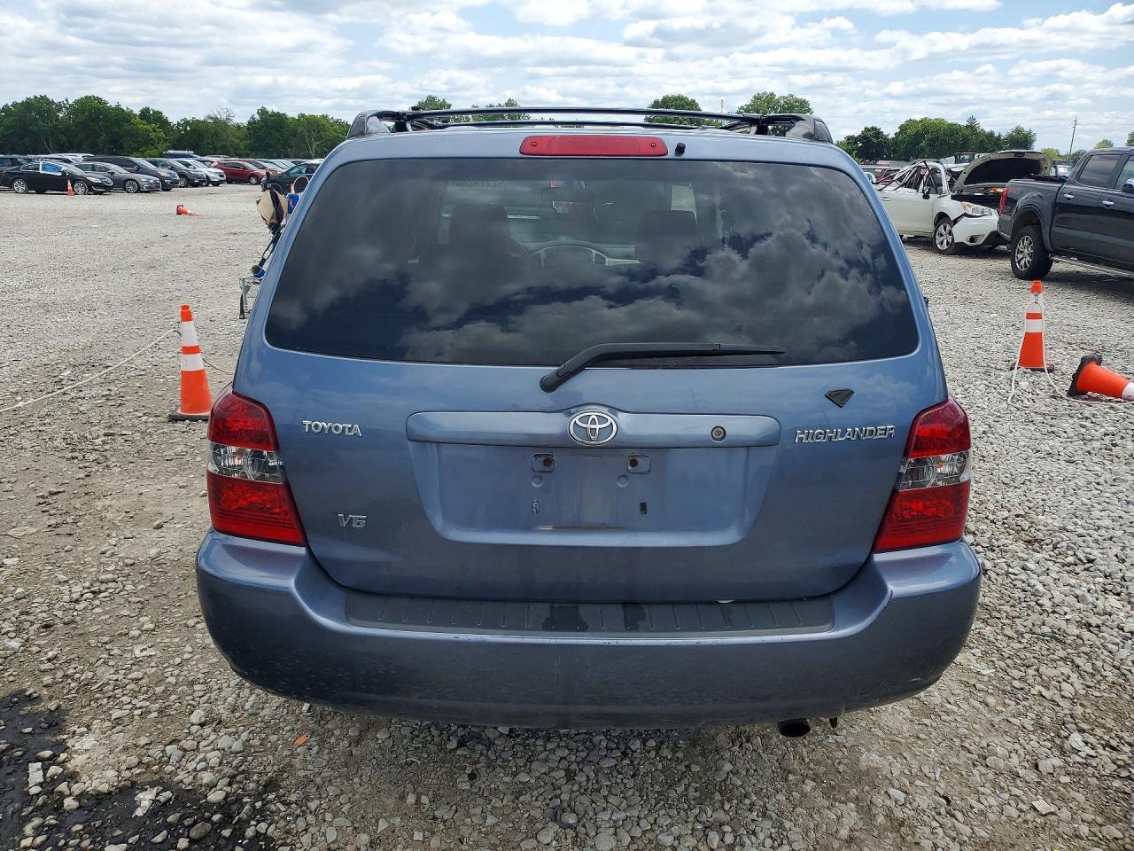 2005 Toyota Highlander Base Blue vin: JTEDP21A850083650