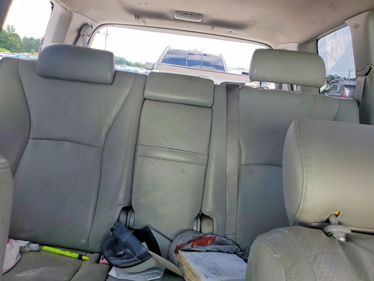 2006 Toyota Highlander Silver vin: JTEDP21A860126336