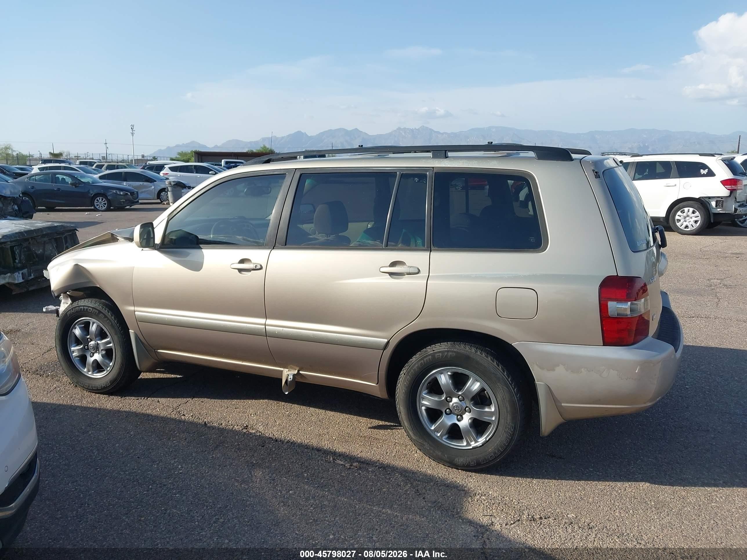 2004 Toyota Highlander V6 Gold vin: JTEDP21A940004792