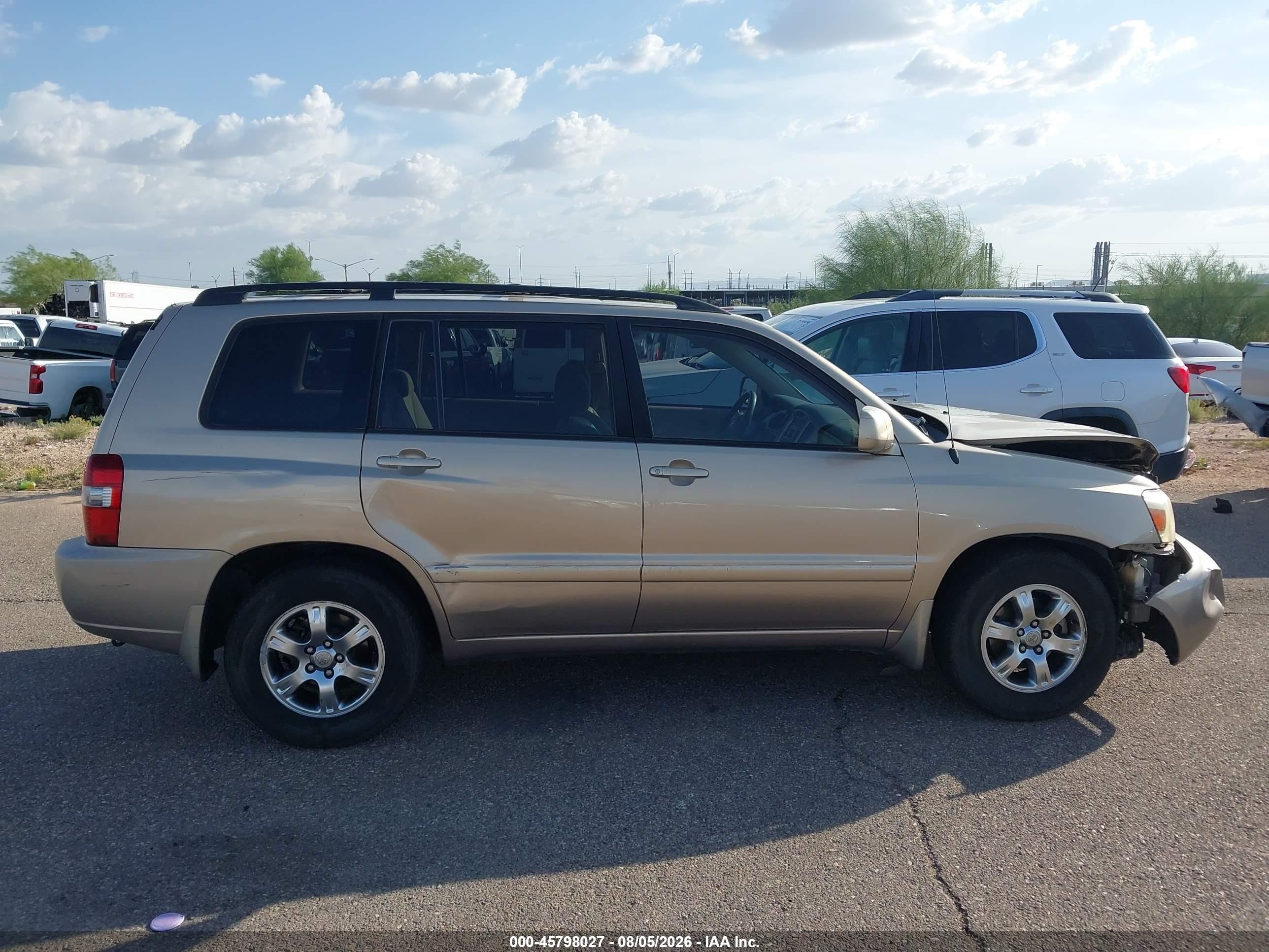 2004 Toyota Highlander V6 Gold vin: JTEDP21A940004792