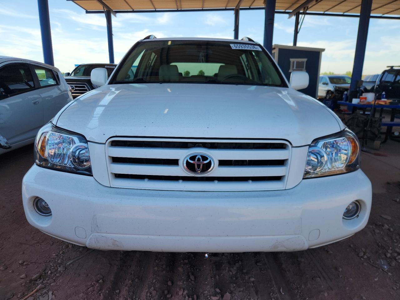 2004 Toyota Highlander Limited White vin: JTEDP21A940022645