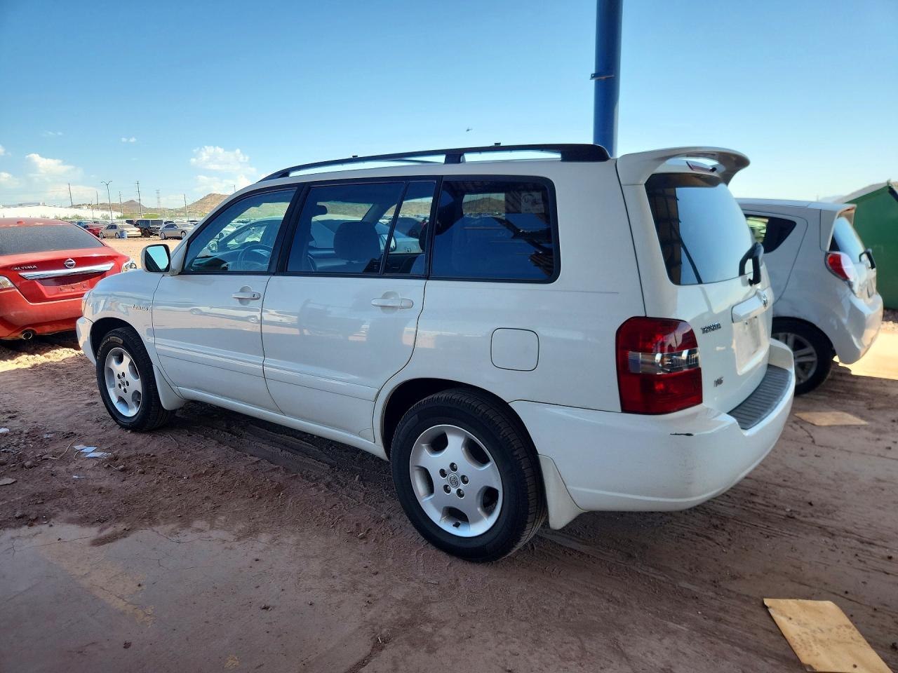 2004 Toyota Highlander Limited White vin: JTEDP21A940022645