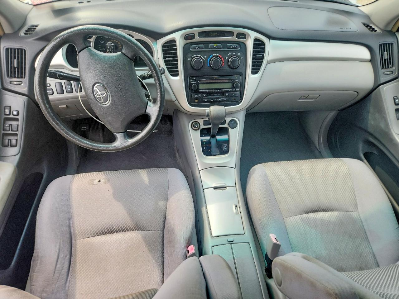 2005 Toyota Highlander Base Silver vin: JTEDP21A950046753