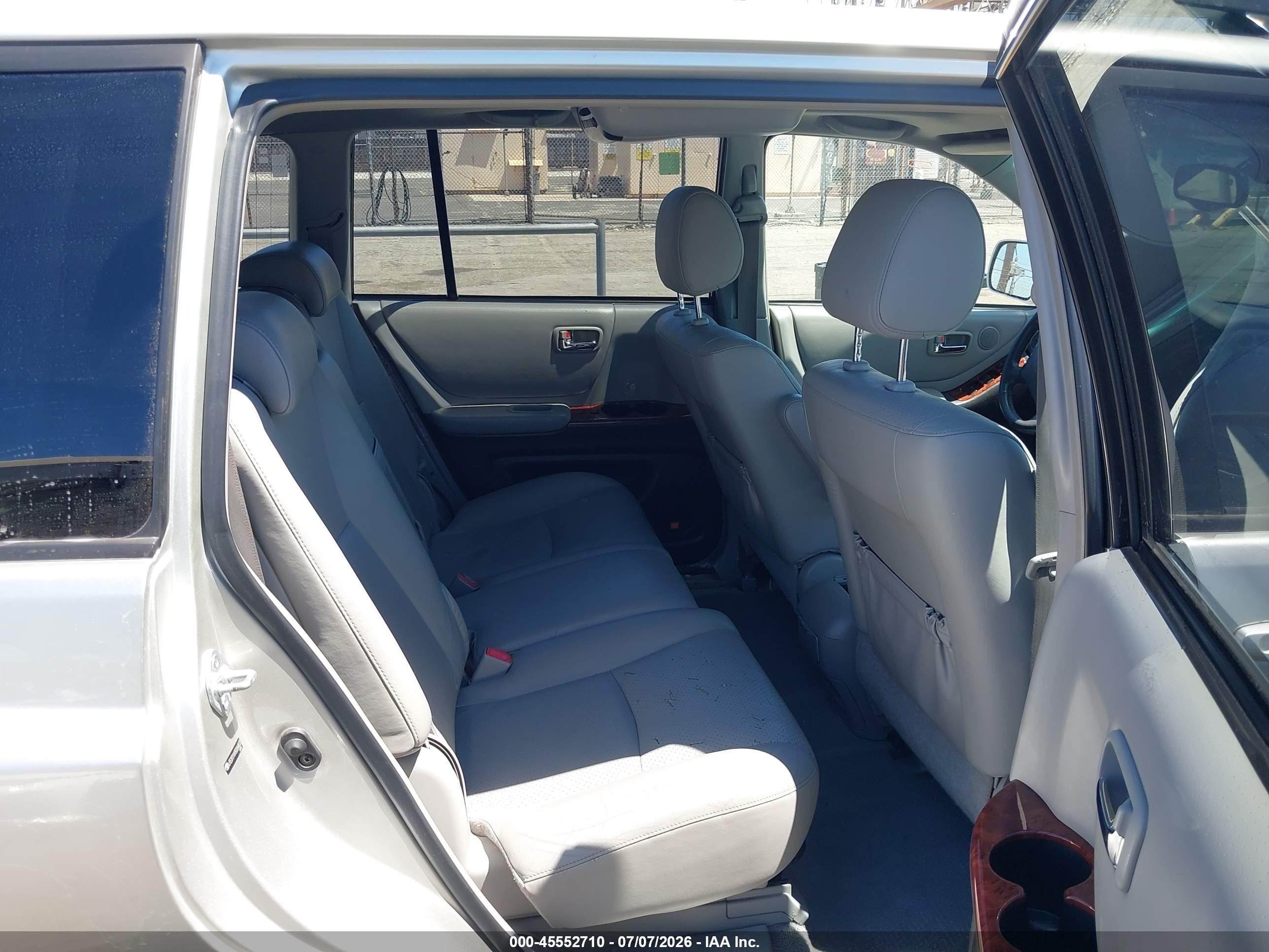 2005 Toyota Highlander Limited V6 Silver vin: JTEDP21A950064833